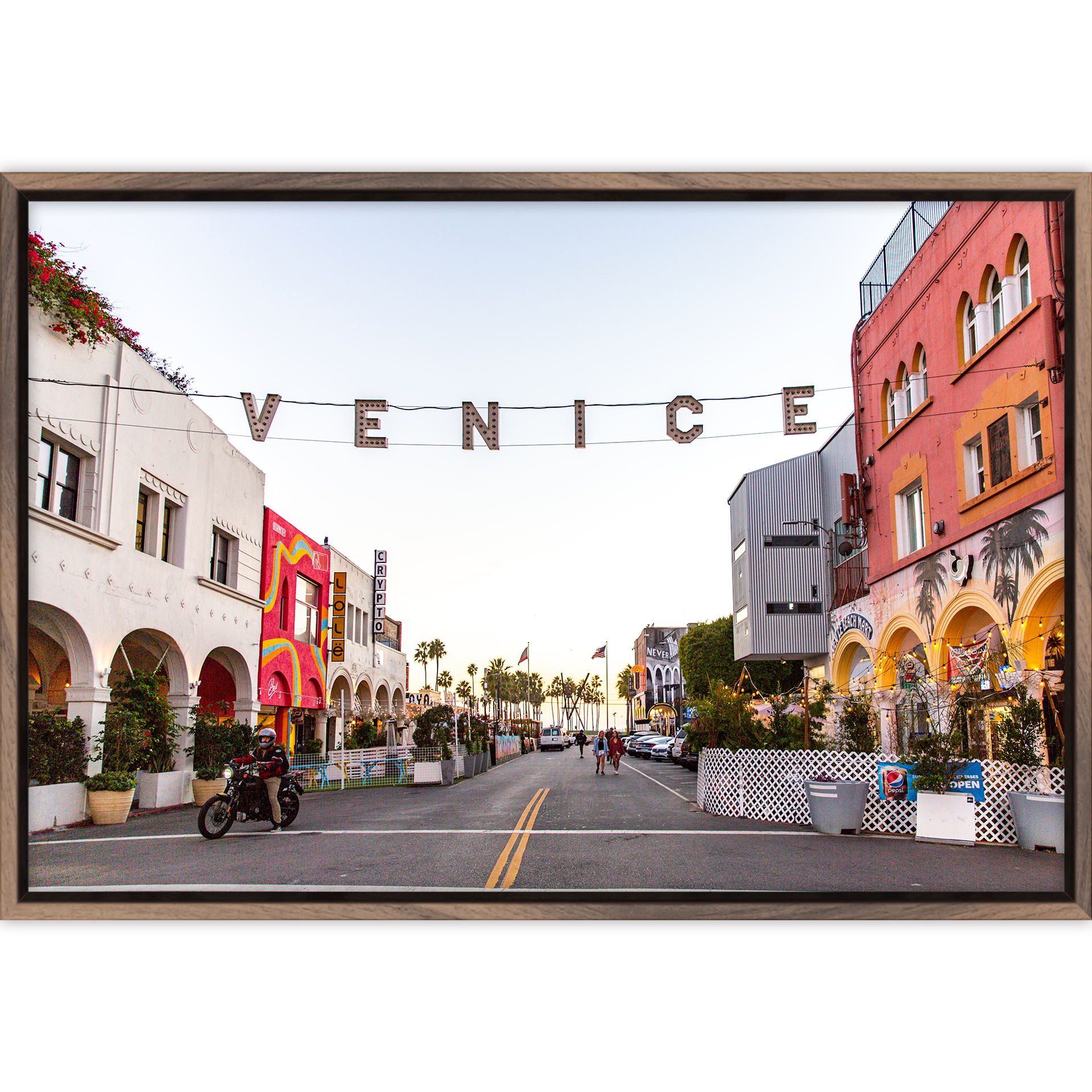 framed-canvas-wrap_horiz_walnut.png