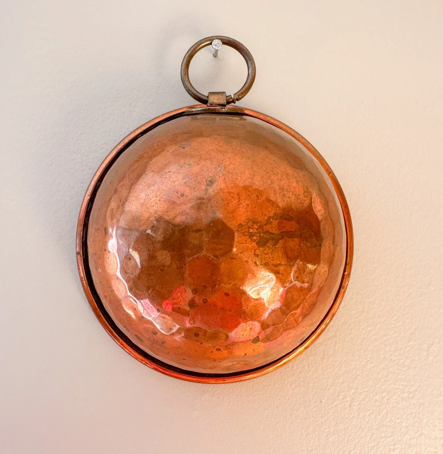 These vintage treasures found their forever homes! 🫶✨ Swipe to see what flew off the shelf recently. #vintage #antiques