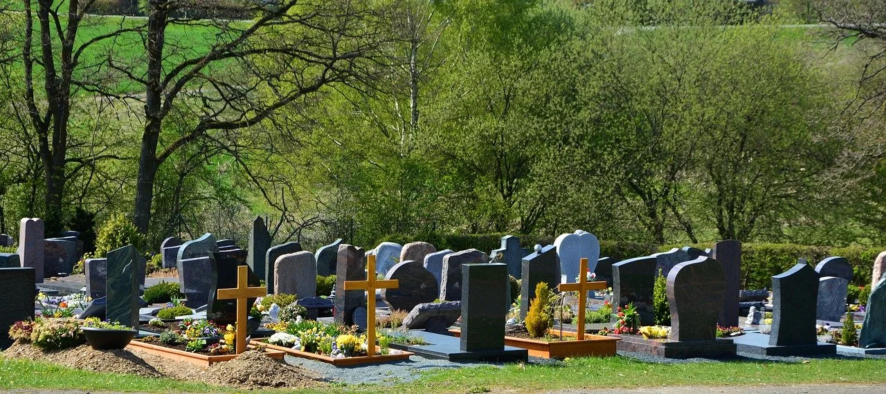 graveyard-2246071_1280.jpg