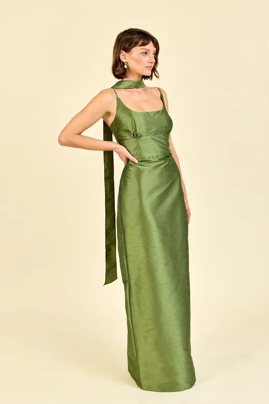 JANE_STRAIGHT_SHANTUNG_GREENERY_WITH_SKINNY_SCARF_SHANTUNG_GREENERY.webp