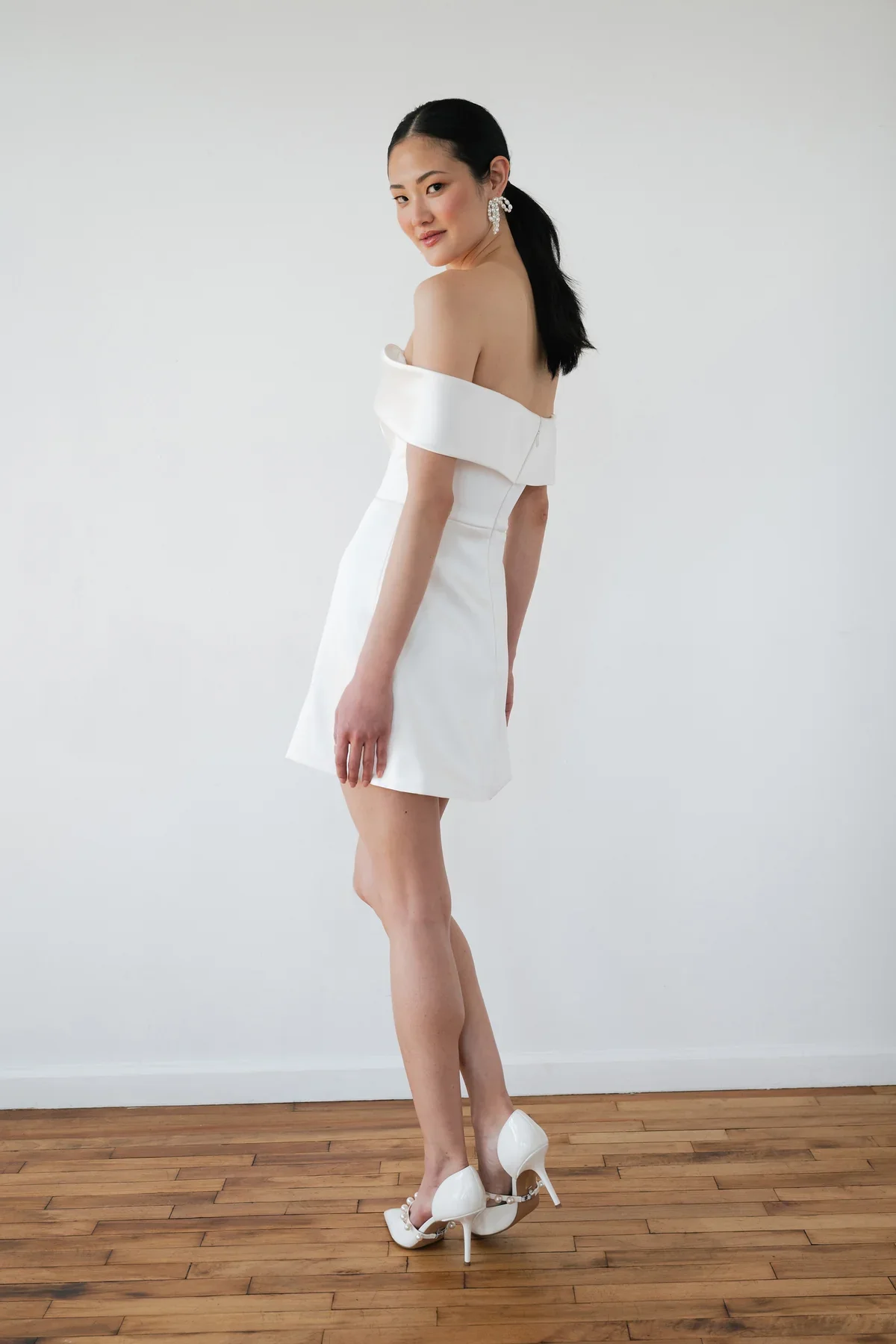 Macy_2_Bow_Veil_22160_Hem_Edited_2400x3600_cd34fd5a-54db-4dca-9d2d-1fd2cb8a8544.webp