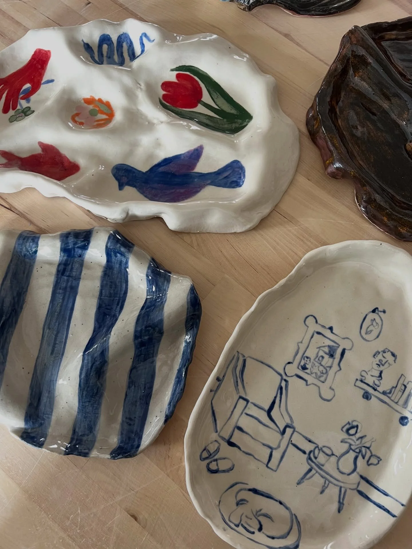 Join us Friday to make your own Charcuterie Tray or paint palette! 

Reserve your spot on our website!
Rosespotterystudio.com

Or if you can&rsquo;t make it Friday, these examples will also be available in the gallery :) which is your favorite?

#ros