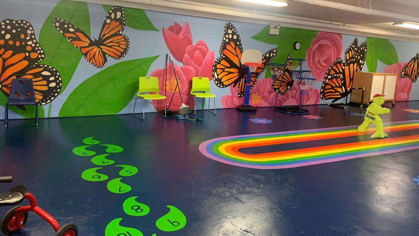 We are thrilled to announce the completion of the new mural in the big playroom! @sgroenart has transformed the space into a vibrant and colorful environment with a stunning mural that features butterflies and pink flowers.

The new mural is truly a 