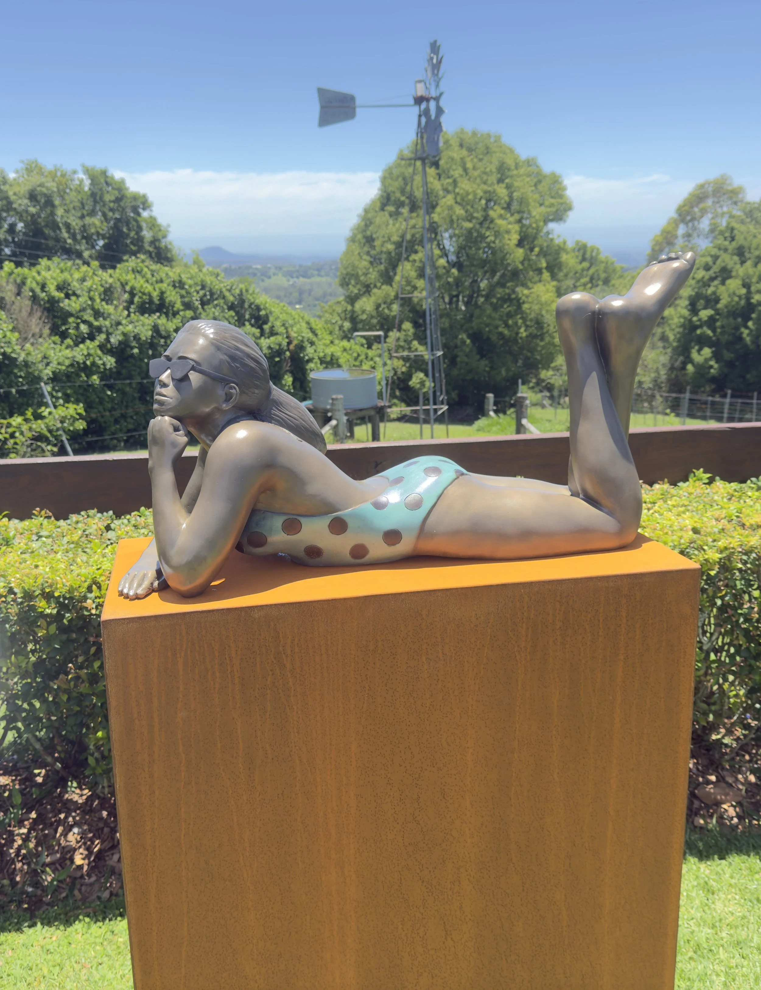 Sienna - 34H x 31W x 81D (long)