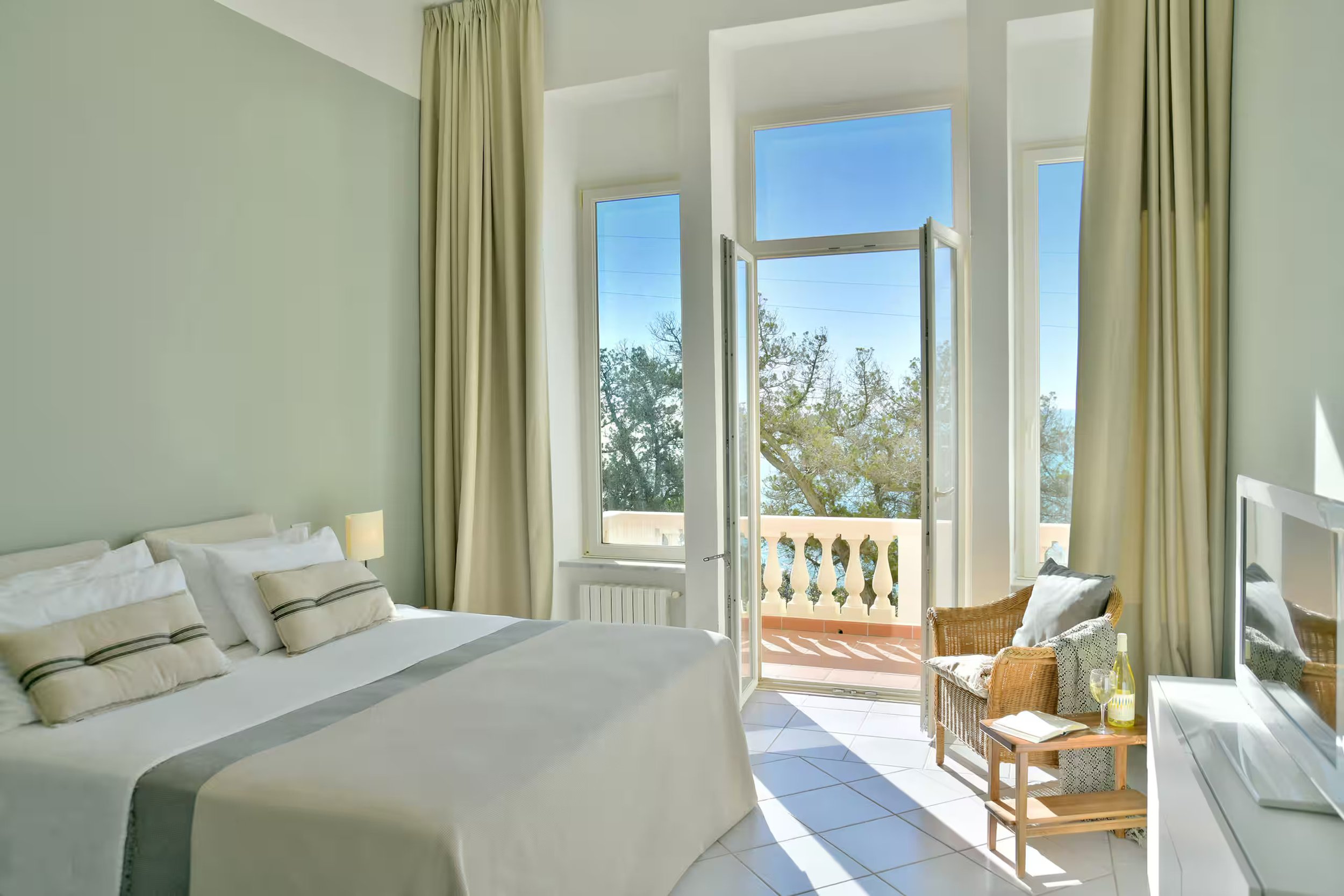 bed 2.jpg