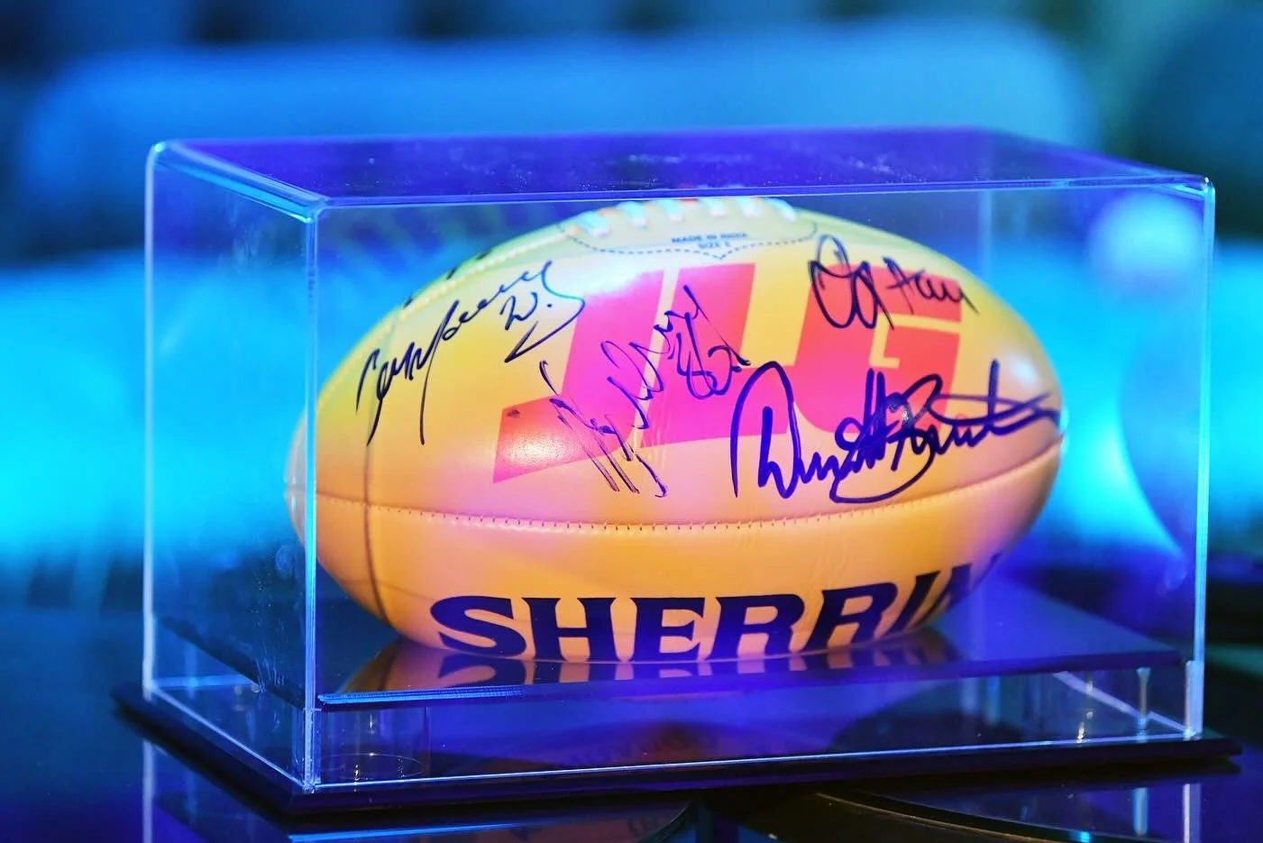 Fantastic pre granny function at the Sofitel in Melbourne put on by IPE International Premier Events and with JLG with naming rights. Lots of footy legends sharing many no holds bar stories from their time in footy, a great menu plus lots of memorabi