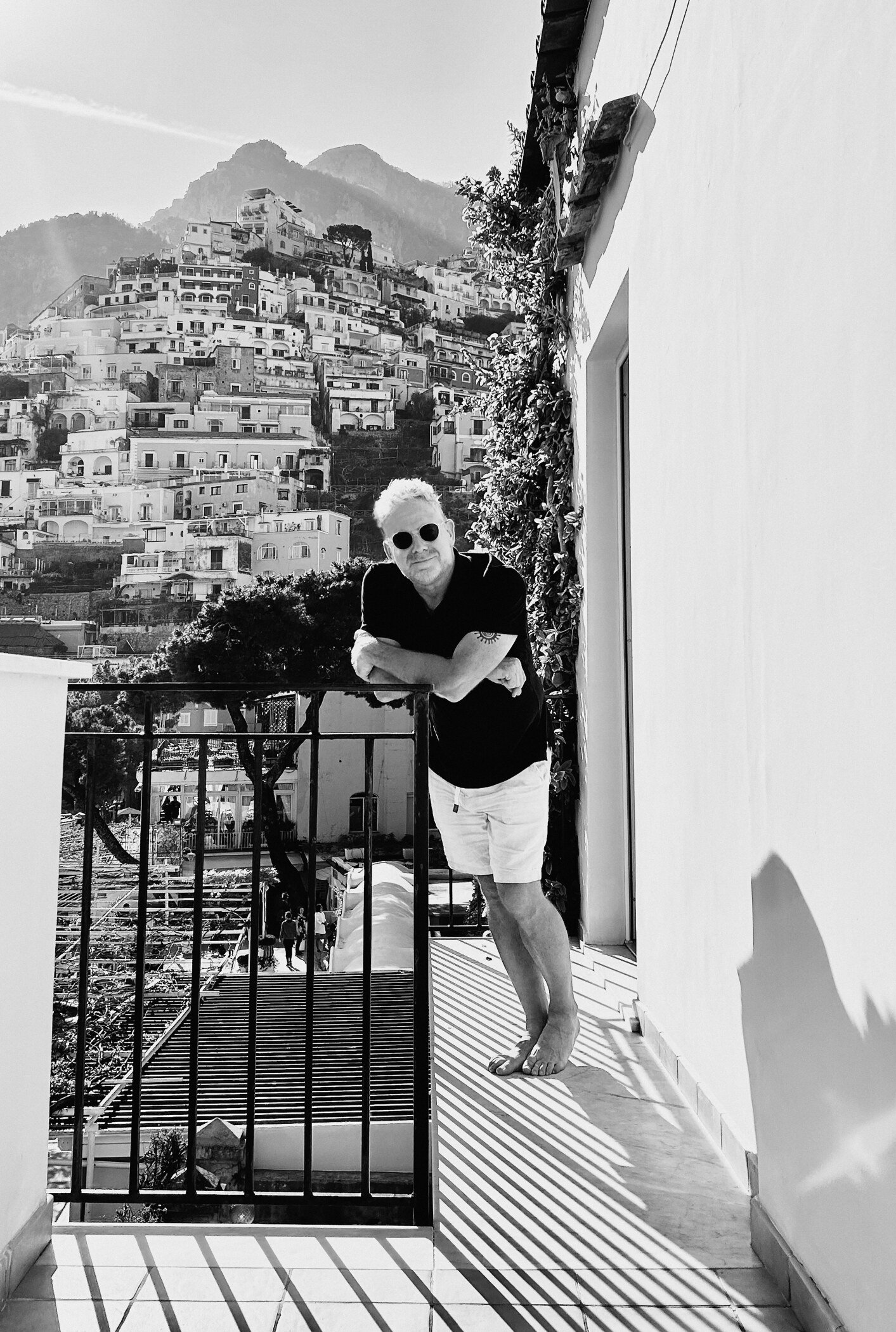 Black and white Portrait of David Fowler in Italy.