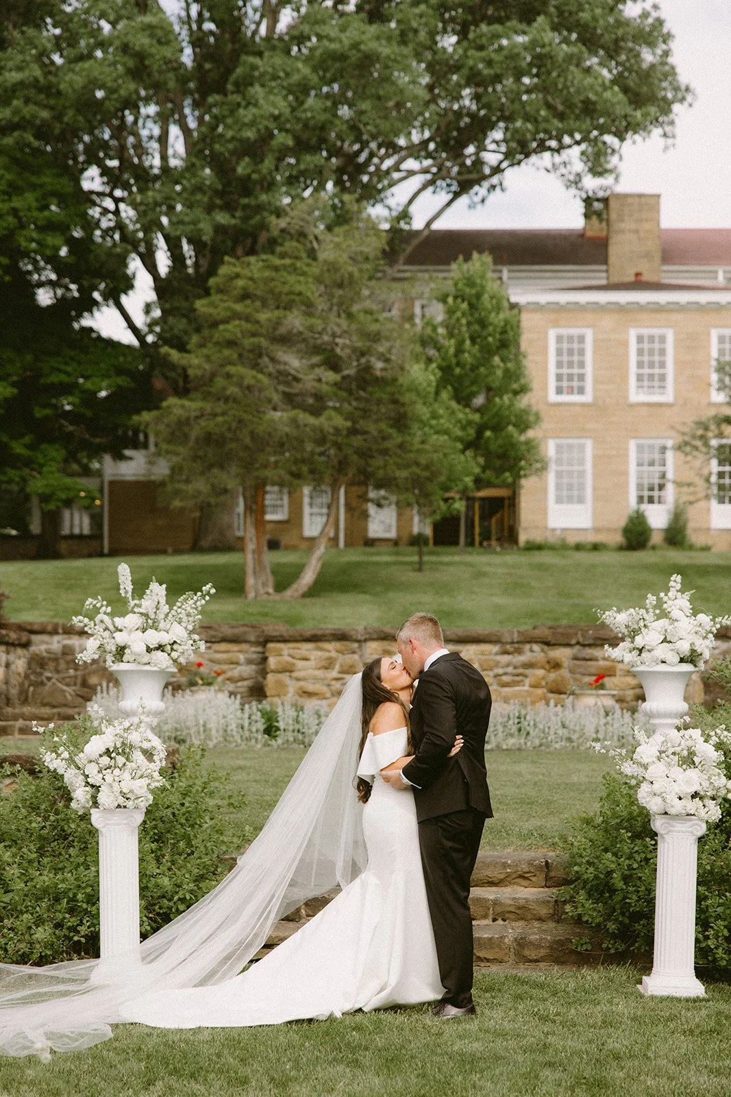 A Tented Celebration at Bryn Du Mansion
