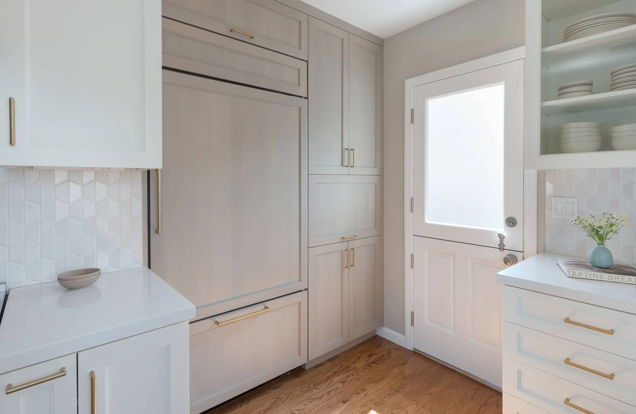 Classic With Artful Touches; Calming Atmosphere Kitchen Remodel by Custom Design & Construction project photo 4