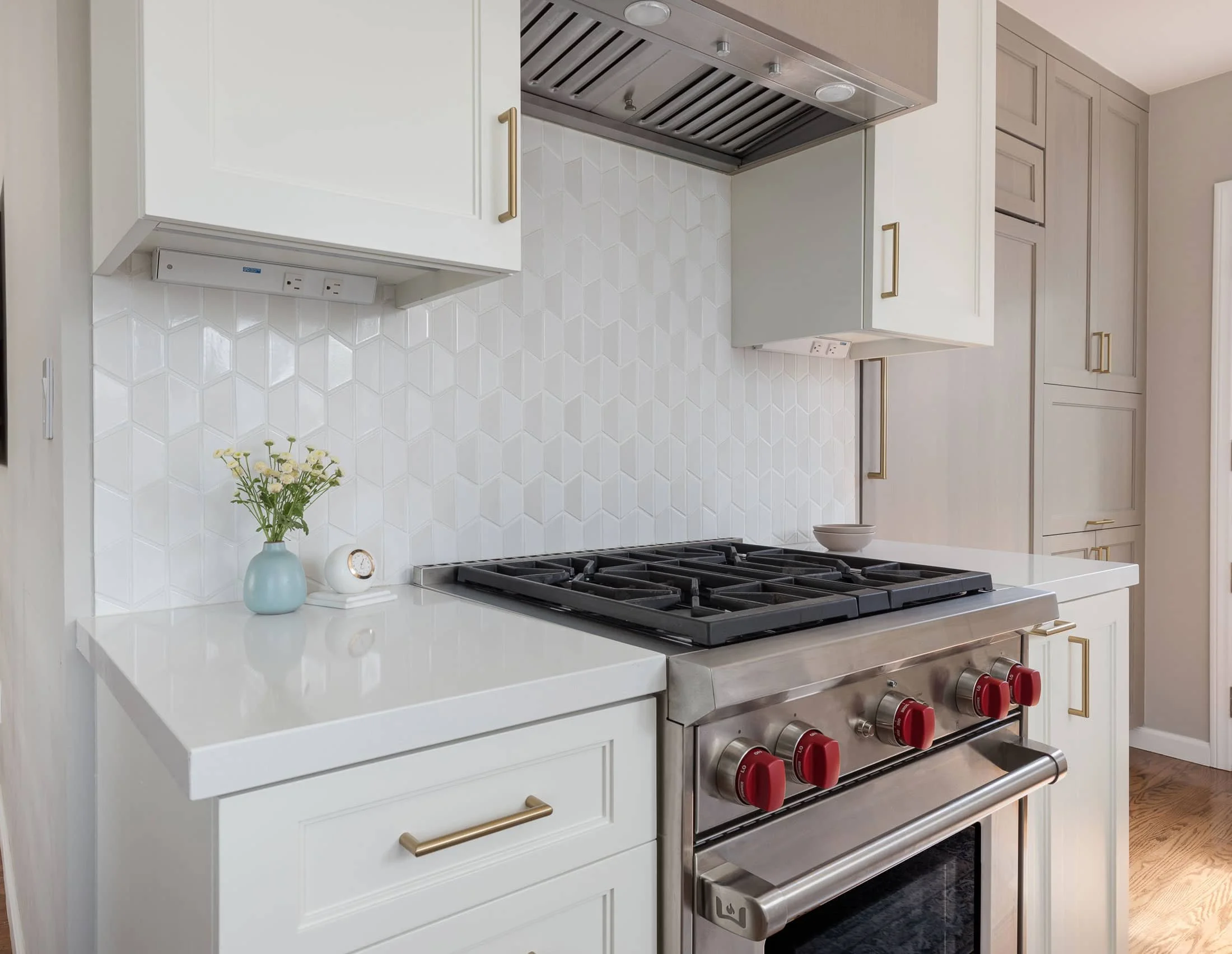Classic With Artful Touches; Calming Atmosphere Kitchen Remodel by Custom Design & Construction project photo 3