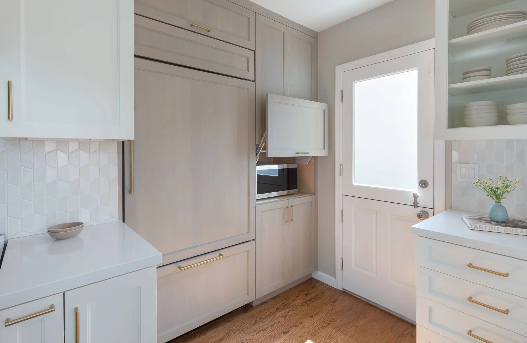 Classic With Artful Touches; Calming Atmosphere Kitchen Remodel by Custom Design & Construction project photo 5