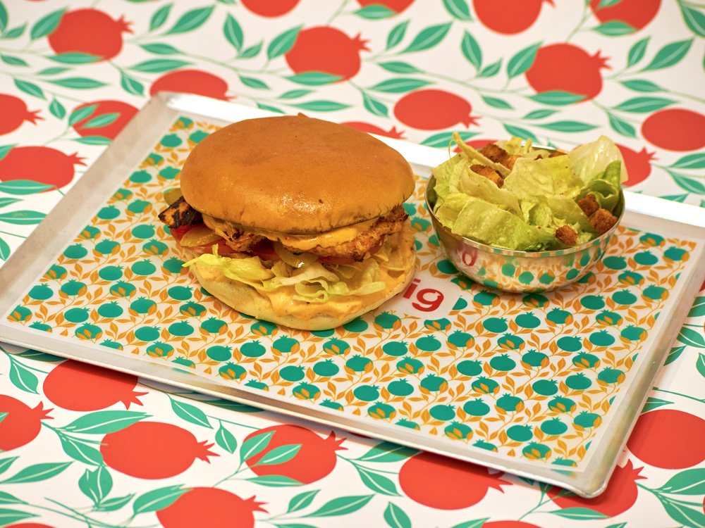 Batchig chicken burger