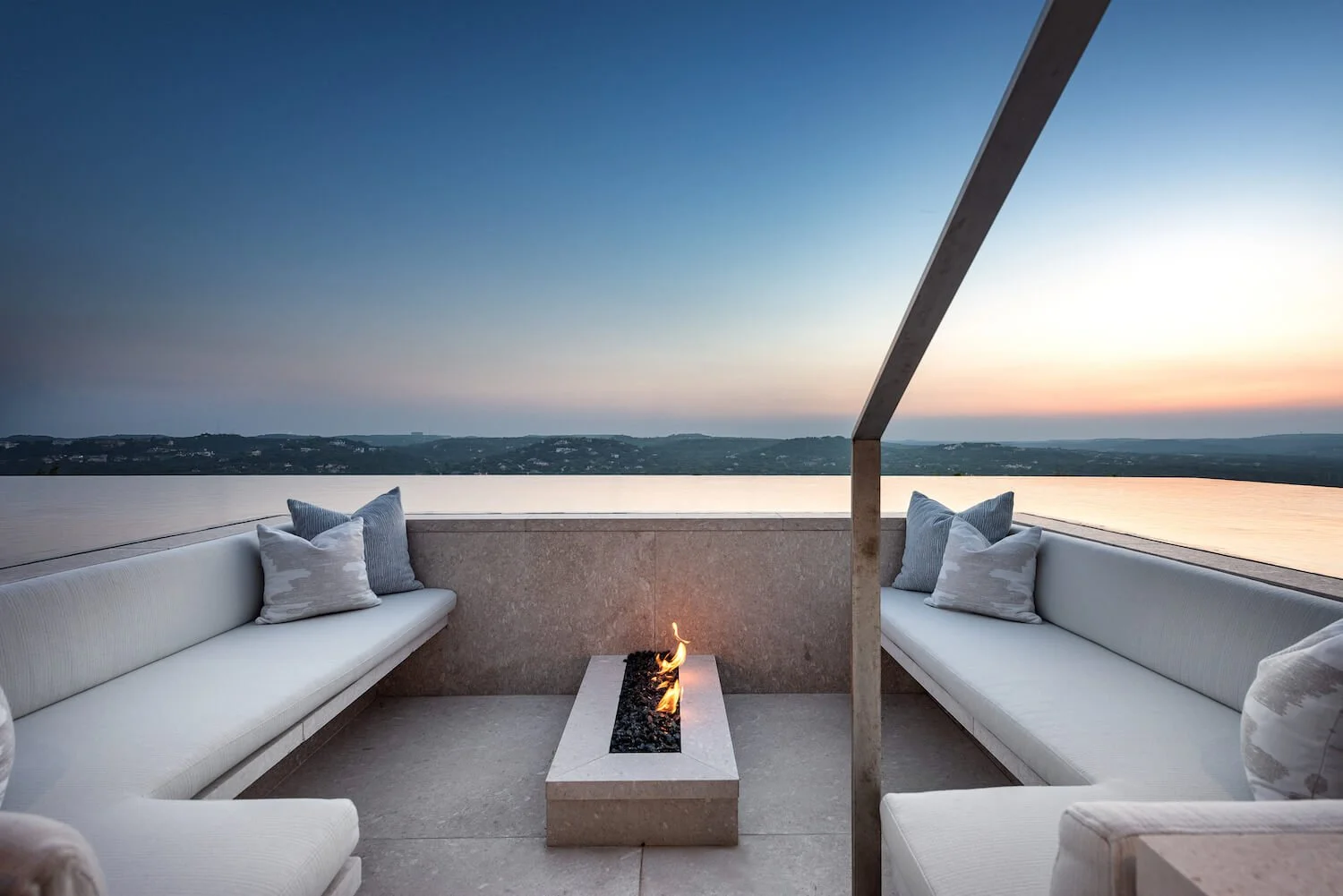 Mountain-Top-Pool-Fire-Pit-3.jpg