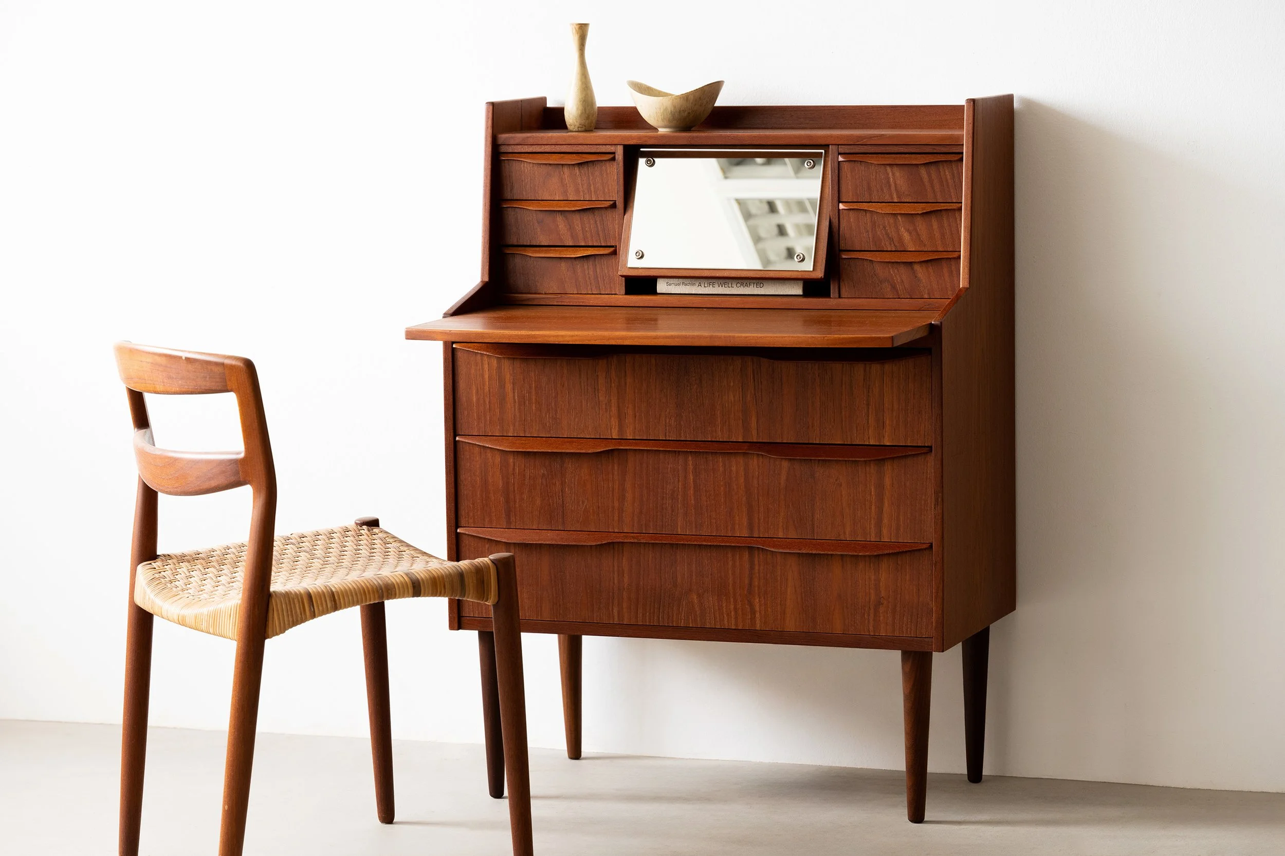 Sold - Danish vanity bureau
