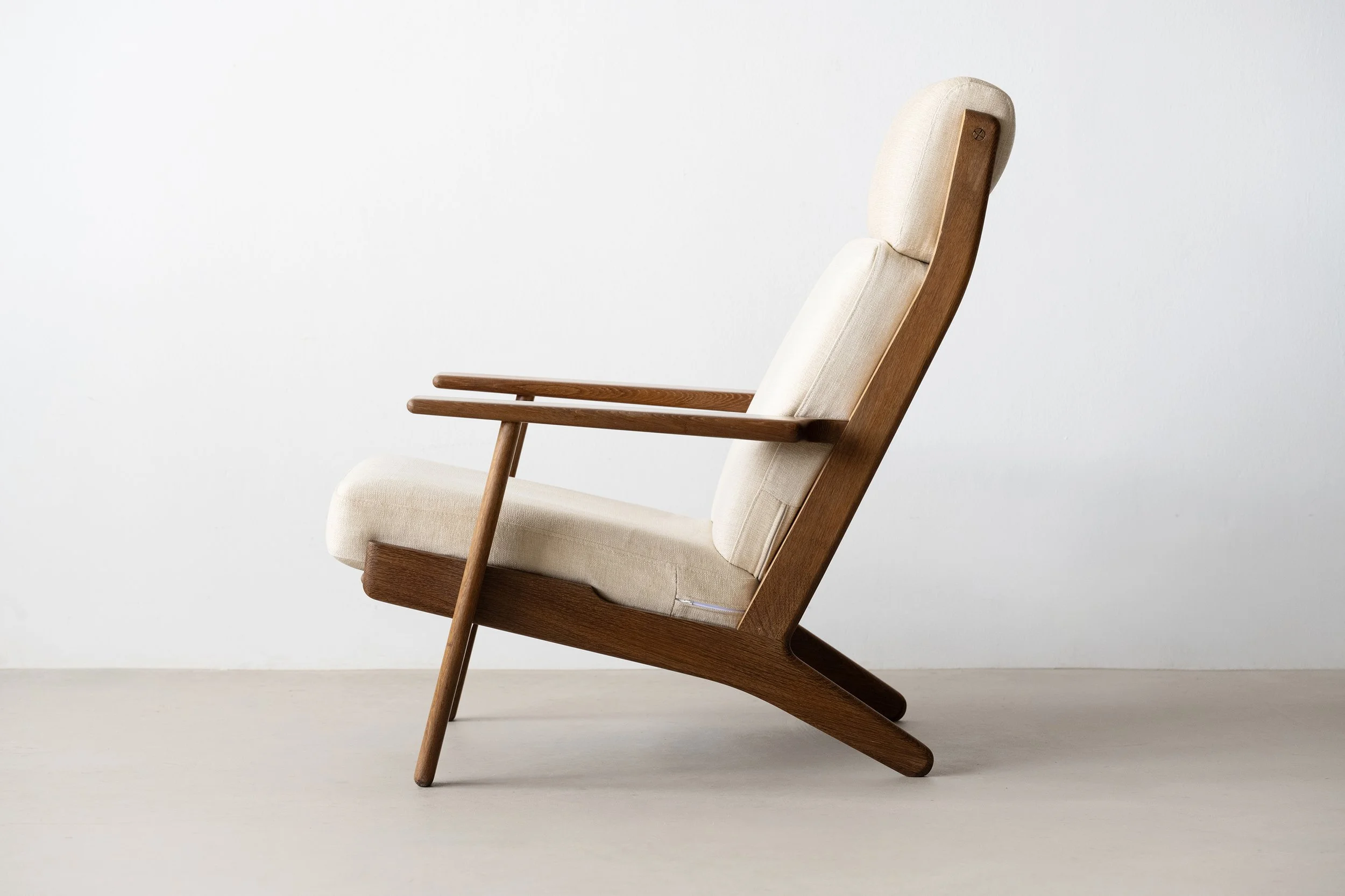 Hans J. Wegner GE290A highback chair