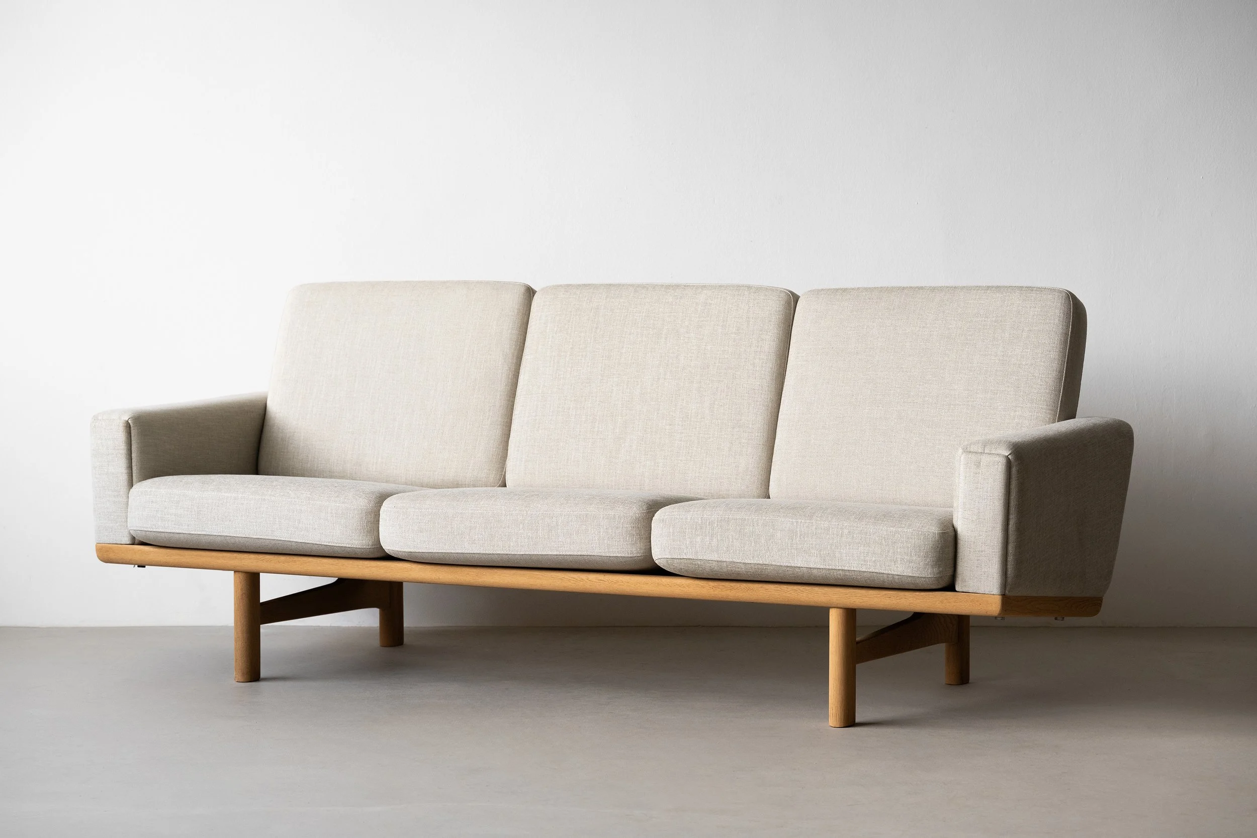 Sold - Hans J. Wegner GE236 sofa