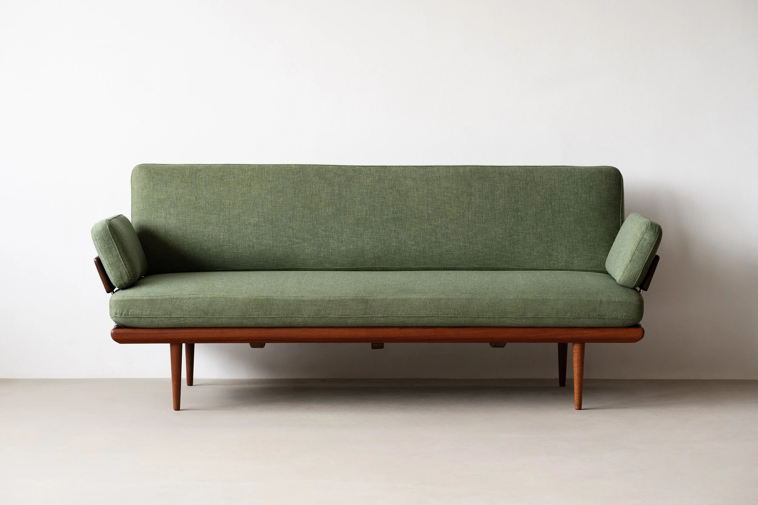 Peter Hvidt and Orla Mølgaard-Nielsen "Minerva" Sofa daybed