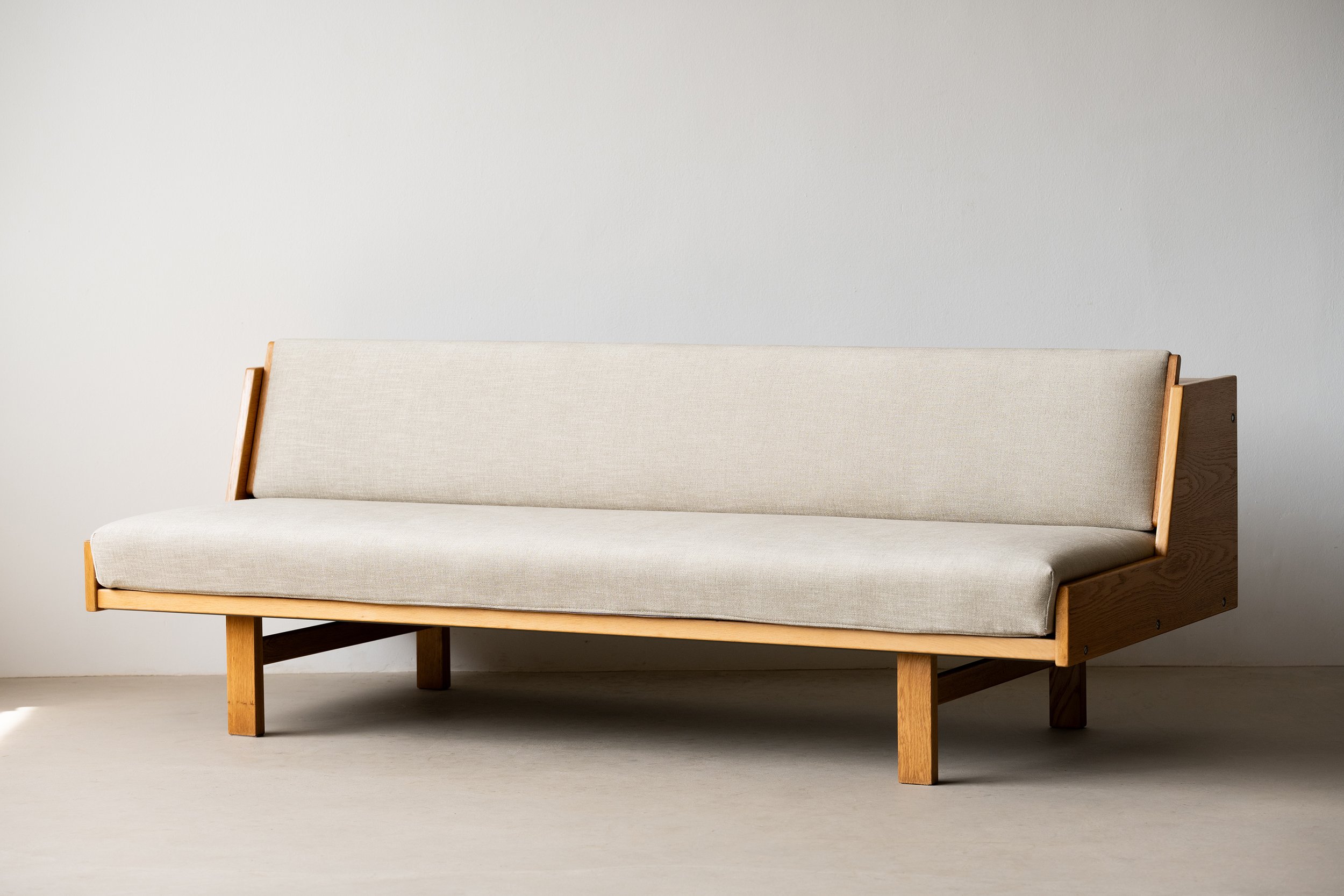 Sold - Hans J. Wegner GE258 sofa daybed