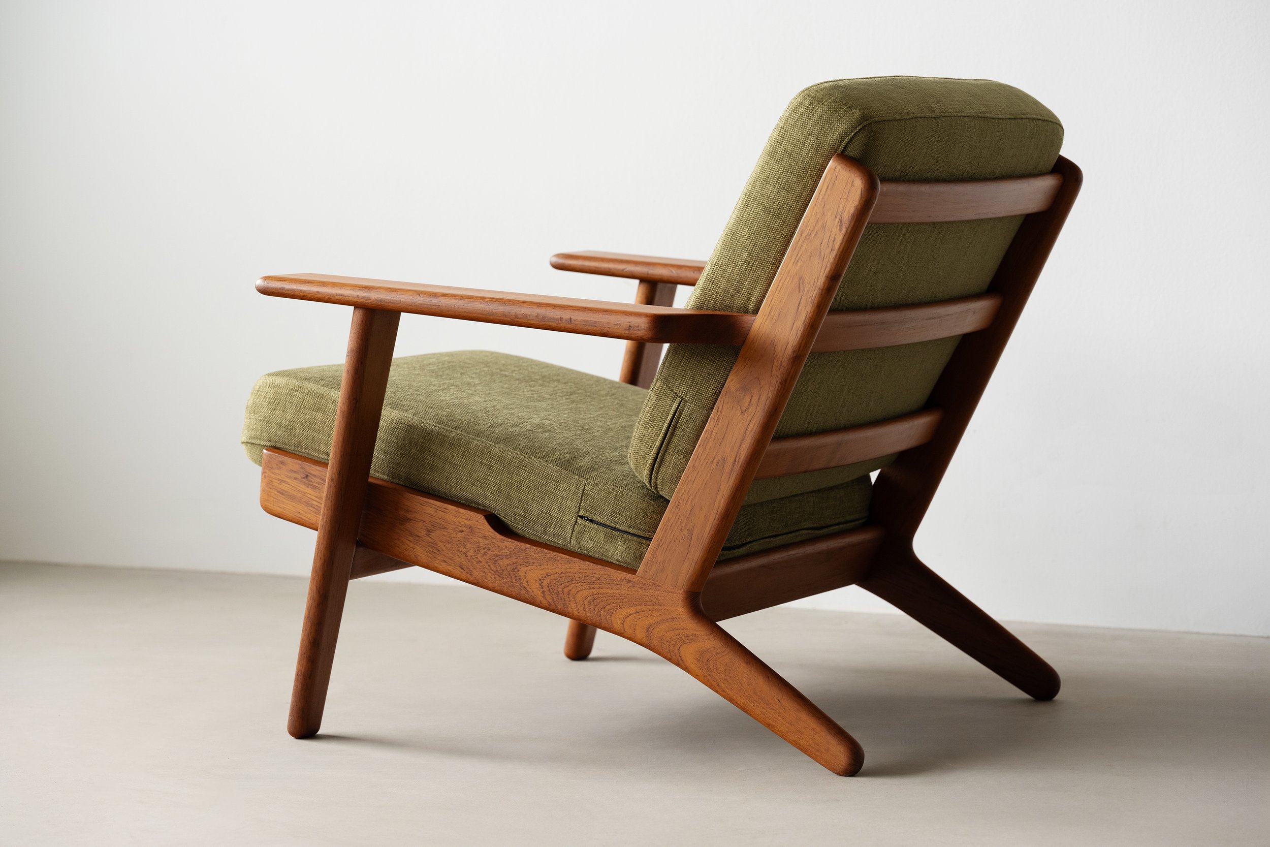 Hans J. Wegner GE290 easy chair