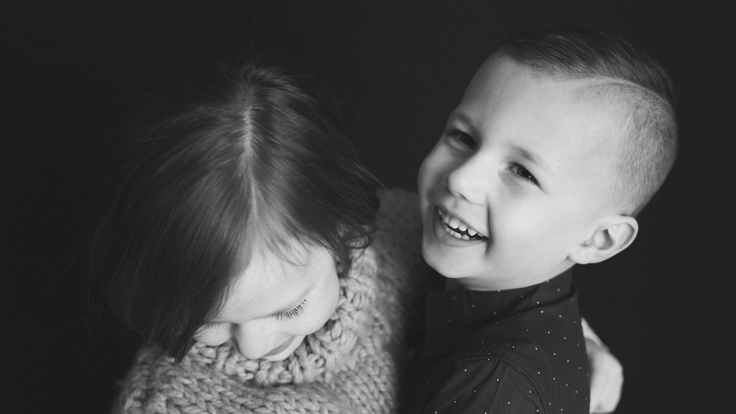 Hey, hey, hey! Happy Tuesday, friends! The one thing we love about taking sibling photos at schools is seeing how silly they can be when we tell them to hug it out! Kids are priceless, and we're ready to capture it!

If you're a school staff member, 