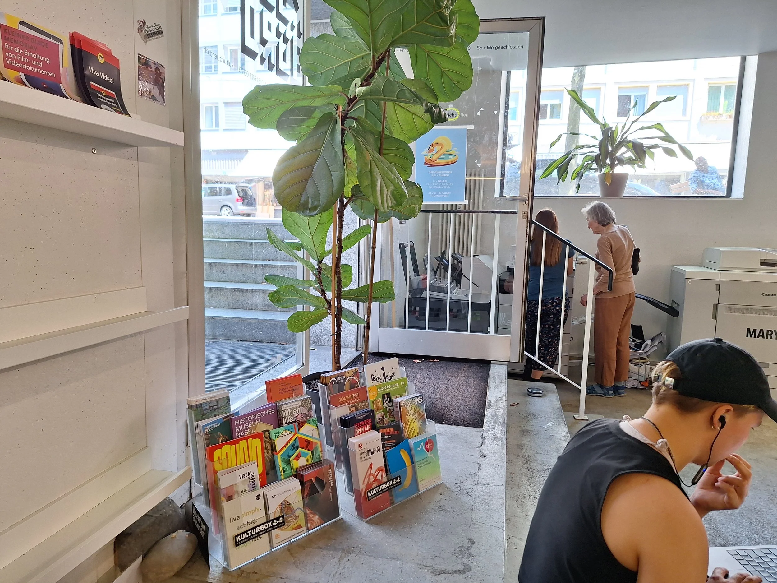 Kulturbox_Kulturwerbung_Flyerdispenser (2).jpg