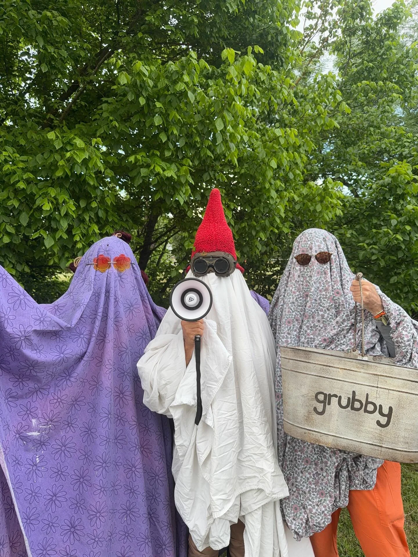 Boo! Happy Halloweeeeen 👻 

Love from
dirtghoul, scareboy &amp; Ghosta the Garden Gnome ;)