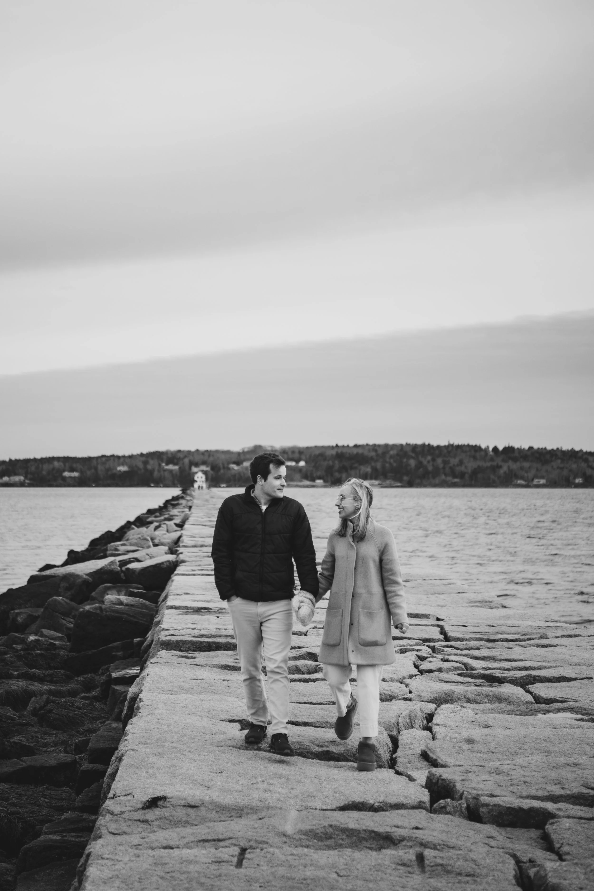 BREAKWATER-ENGAGEMENT-PHOTOGAPHER.jpg