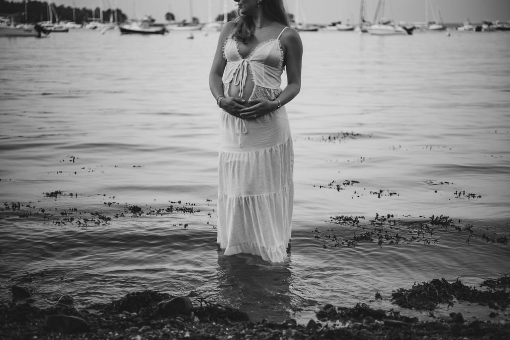 ROCKPORT-MATERNITY-PHOTOGRAPHER.jpg