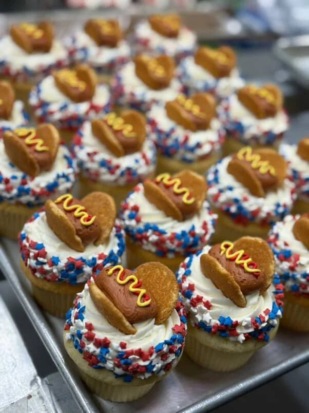 4th of july hot dog cupcakes.JPG (Copy)