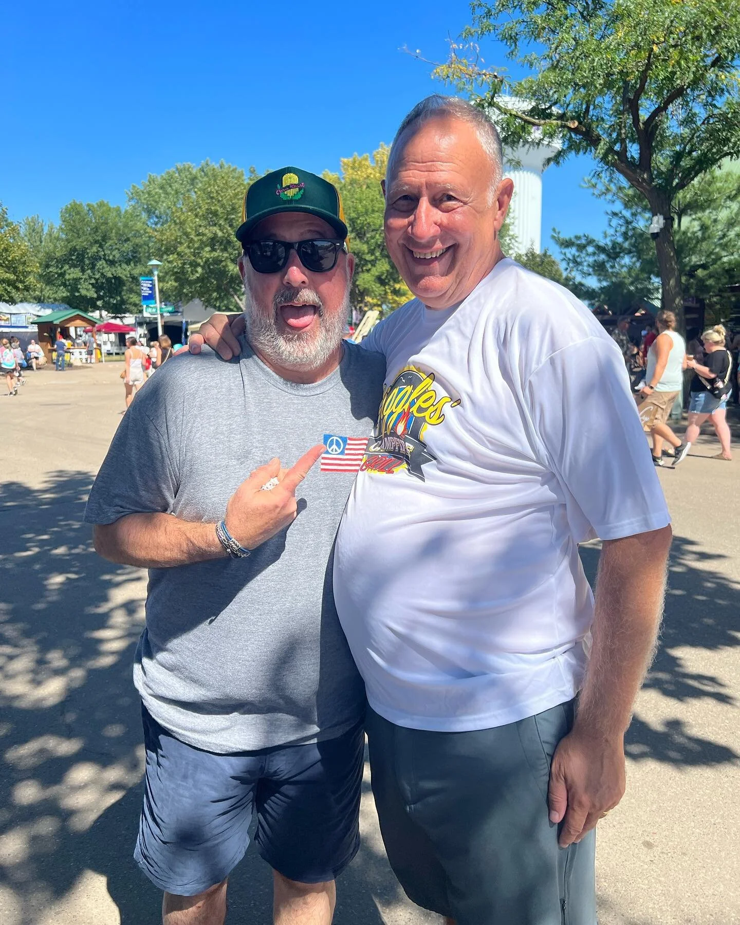 We always appreciate a visit from @chefaz! 🍻