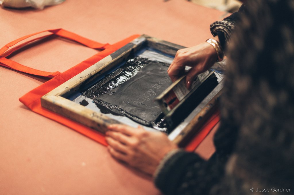 flood-the-screen-then-force-the-ink-through-the-screen_22934740109_o-1024x682.jpg