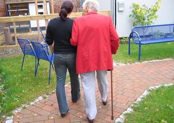 6 Tips to Stay Organized When Caring for Elderly Parents