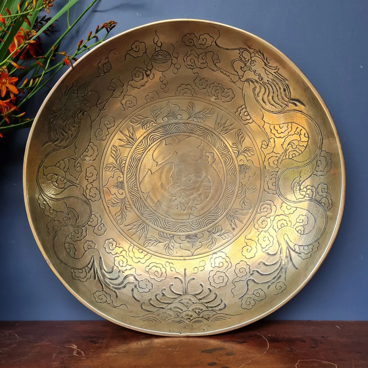 Large oriental Brass charger. Good heavy brass. Great as a fruit bowl.
It measures 425mm across $120
Postage $18.70 Australia wide.