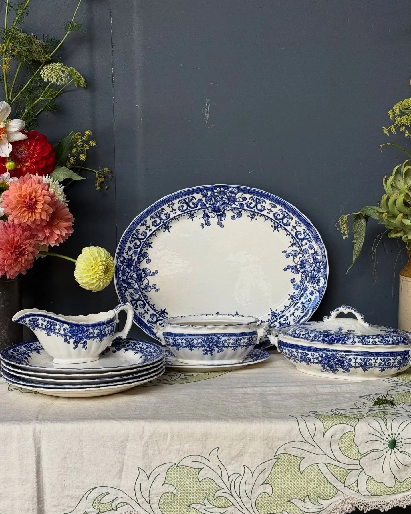 SOLD I love this, Gorgeous antique set of Keeling &amp; Co China in the prettiest flow blue Oxford pattern. Circa 1880-1905.
Large platter, four dinner plates, large lidded tureen, gravy jug and small tureen, on dish without lid.
The platter has a ch