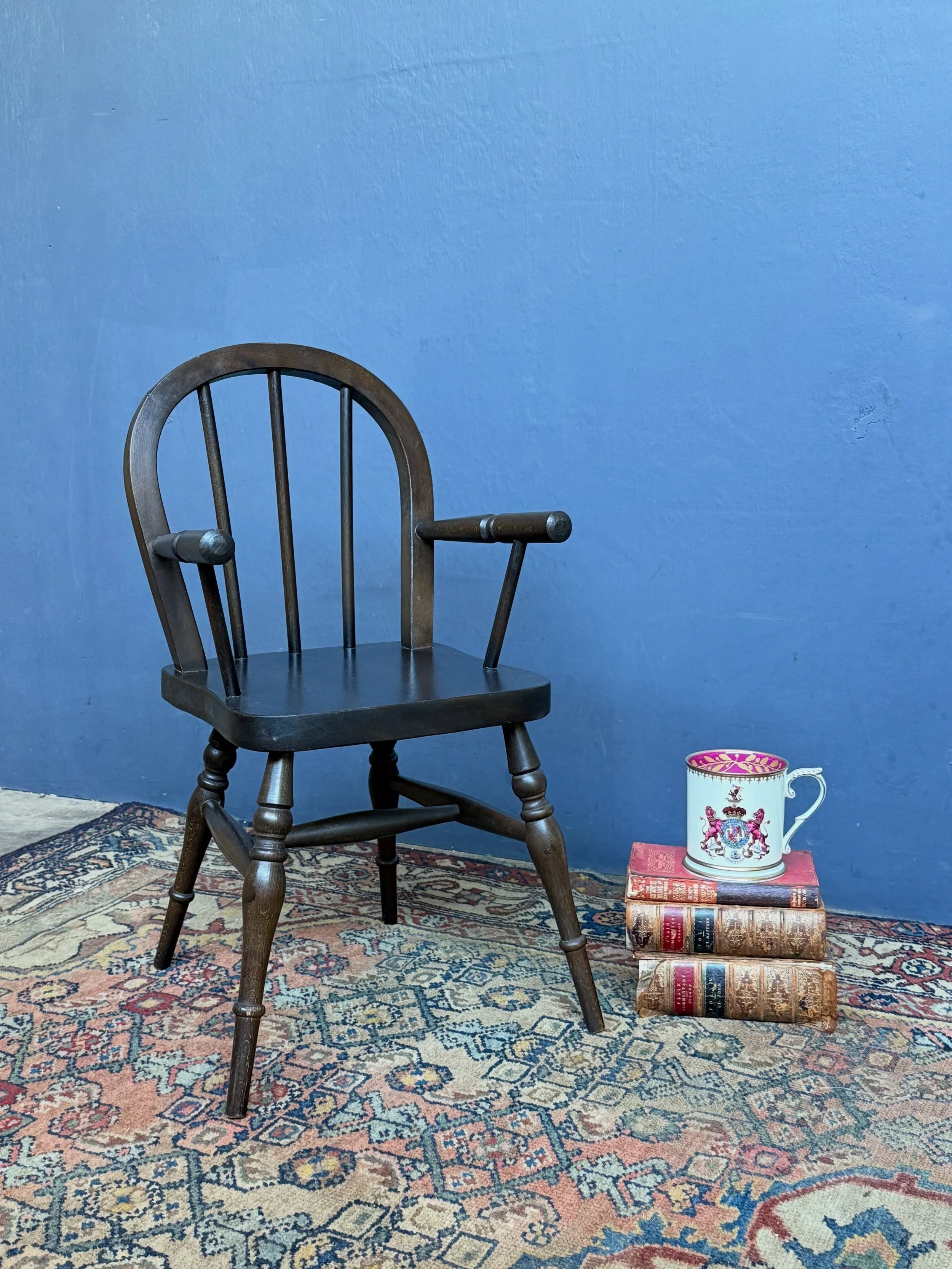 Vintage child&rsquo;s Windsor chair. Such a cutie. Strong &amp; solid. Very well made. Measures 330mm acorss x 590mm high, the seat height is310mm. $80
Postage $30 Australia wide.
Comment sold to purchase &amp; we will reply &amp; message to confirm.