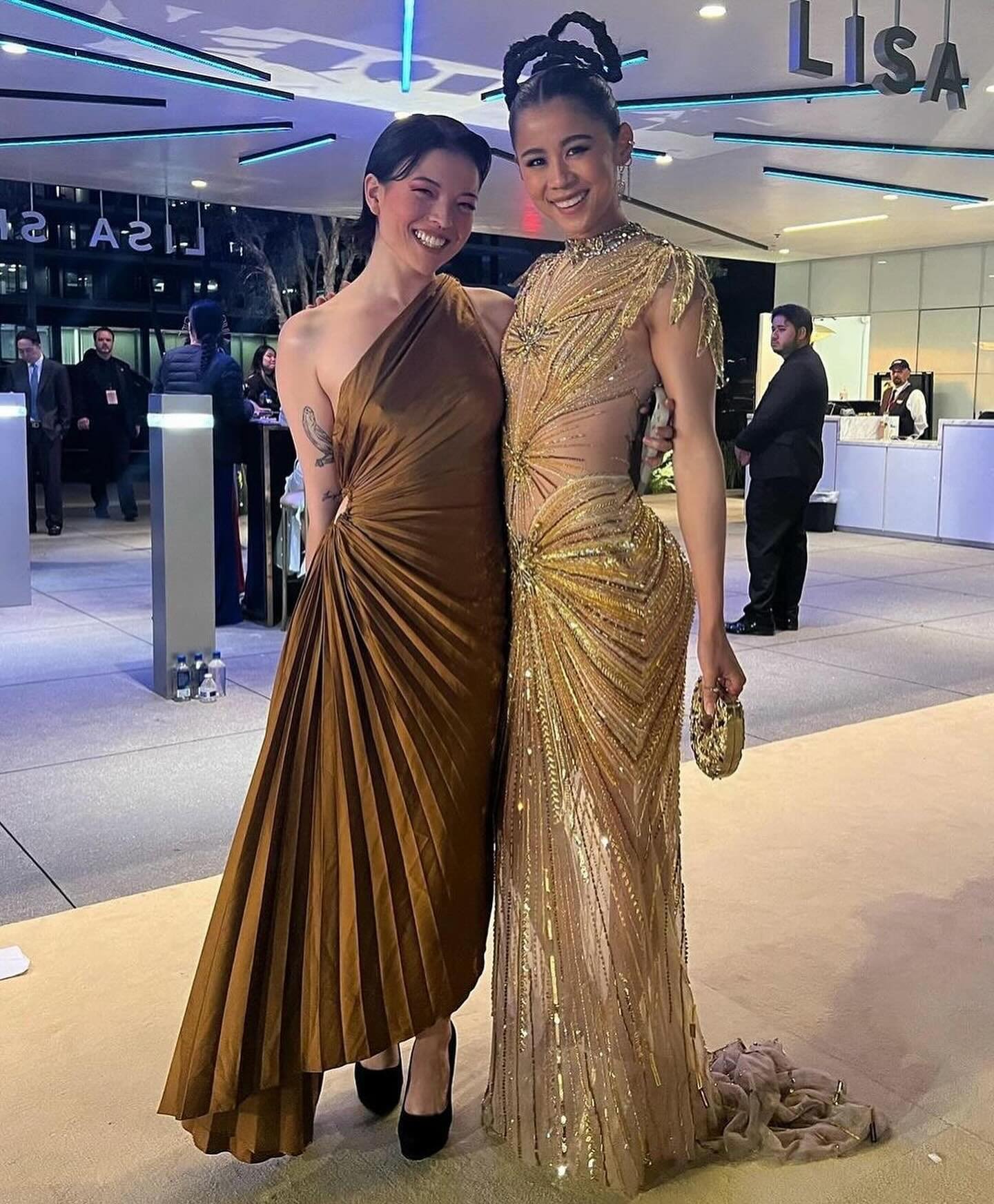 ✨Honoree @leahmlewis looked absolutely radiant at the @goldhouseco gala, accessorizing with the breathtaking Simurgh &amp; Hummingbirds Ushape Mini from @blumera_official styled to perfection by @anatanaka. ✨

#blumera #leahlewis #anatanaka #goldhous