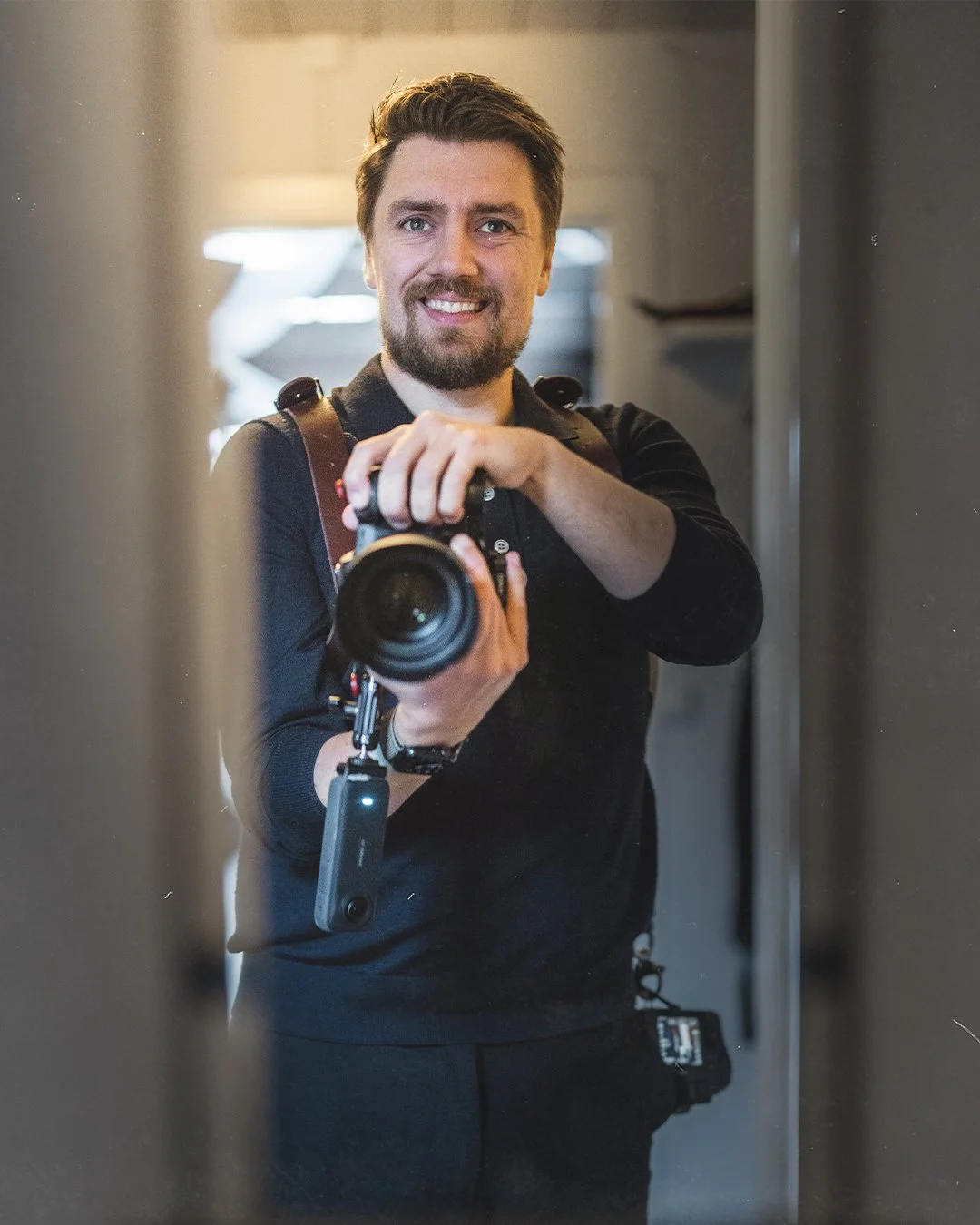 Hej och v&auml;lkommen hit 😊

T&auml;nkte passa p&aring; att s&auml;ga hej till alla nya f&ouml;ljare och visa vem som st&aring;r bakom kameran&hellip; 
Jag heter Natanael och &auml;r gift med Malin och vi har tre fantastiska barn!
Min familj betyde