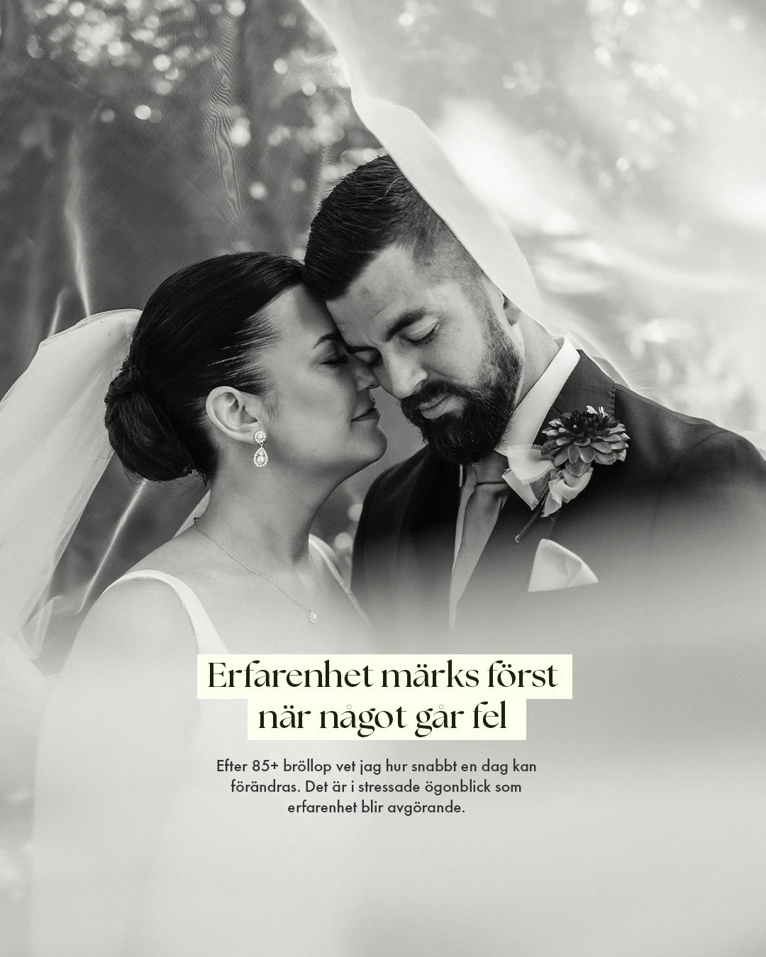 Det &auml;r l&auml;tt att j&auml;mf&ouml;ra pris mellan fotografer.
Det &auml;r sv&aring;rare att j&auml;mf&ouml;ra erfarenhet.

N&auml;r ni bokar mig betalar ni inte bara f&ouml;r timmar under br&ouml;llopsdagen. Ni investerar i trygghet, struktur o