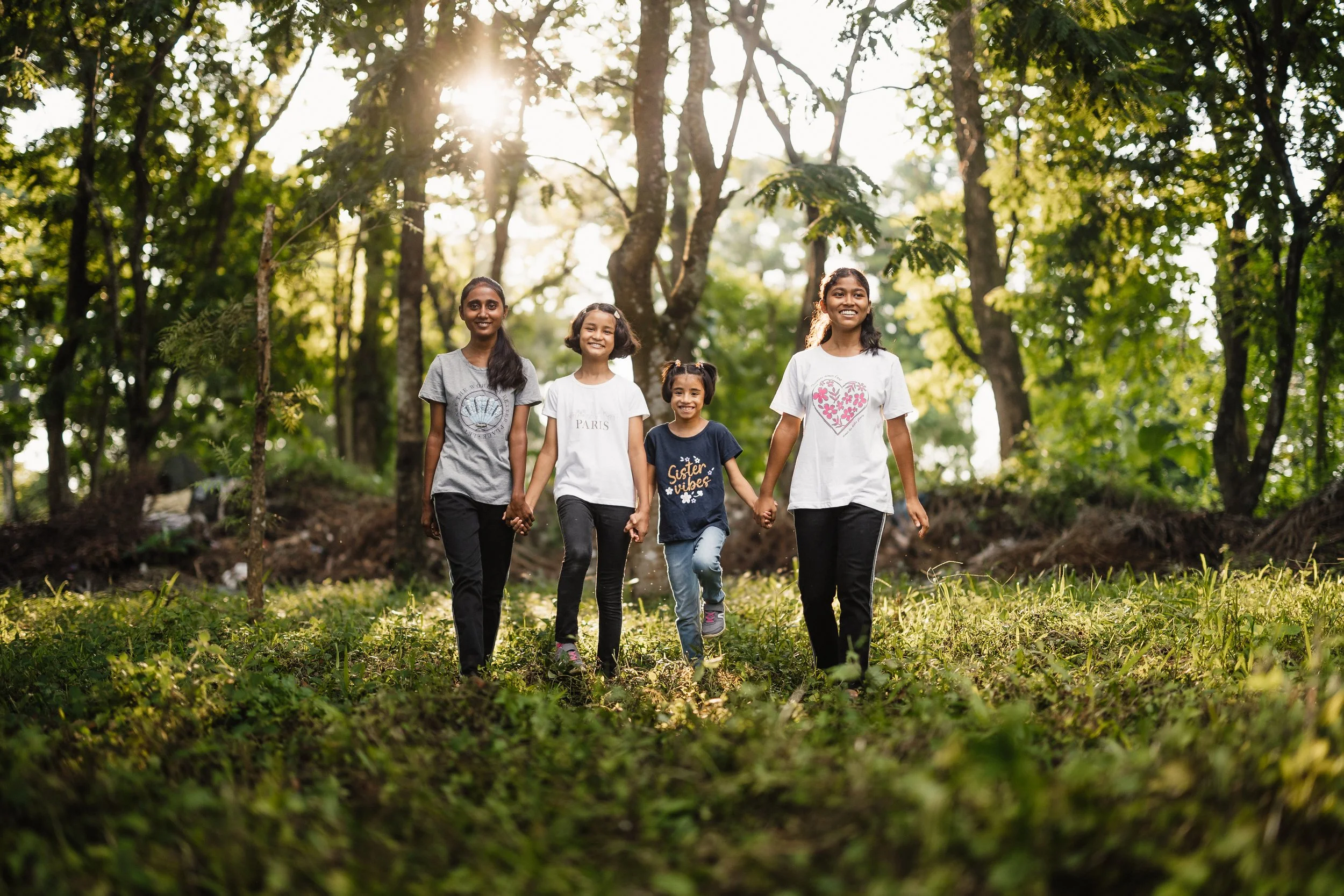 När ni bokar mig som bröllopsfotograf hjälper ni även utsatta barn i Nepal och Indien