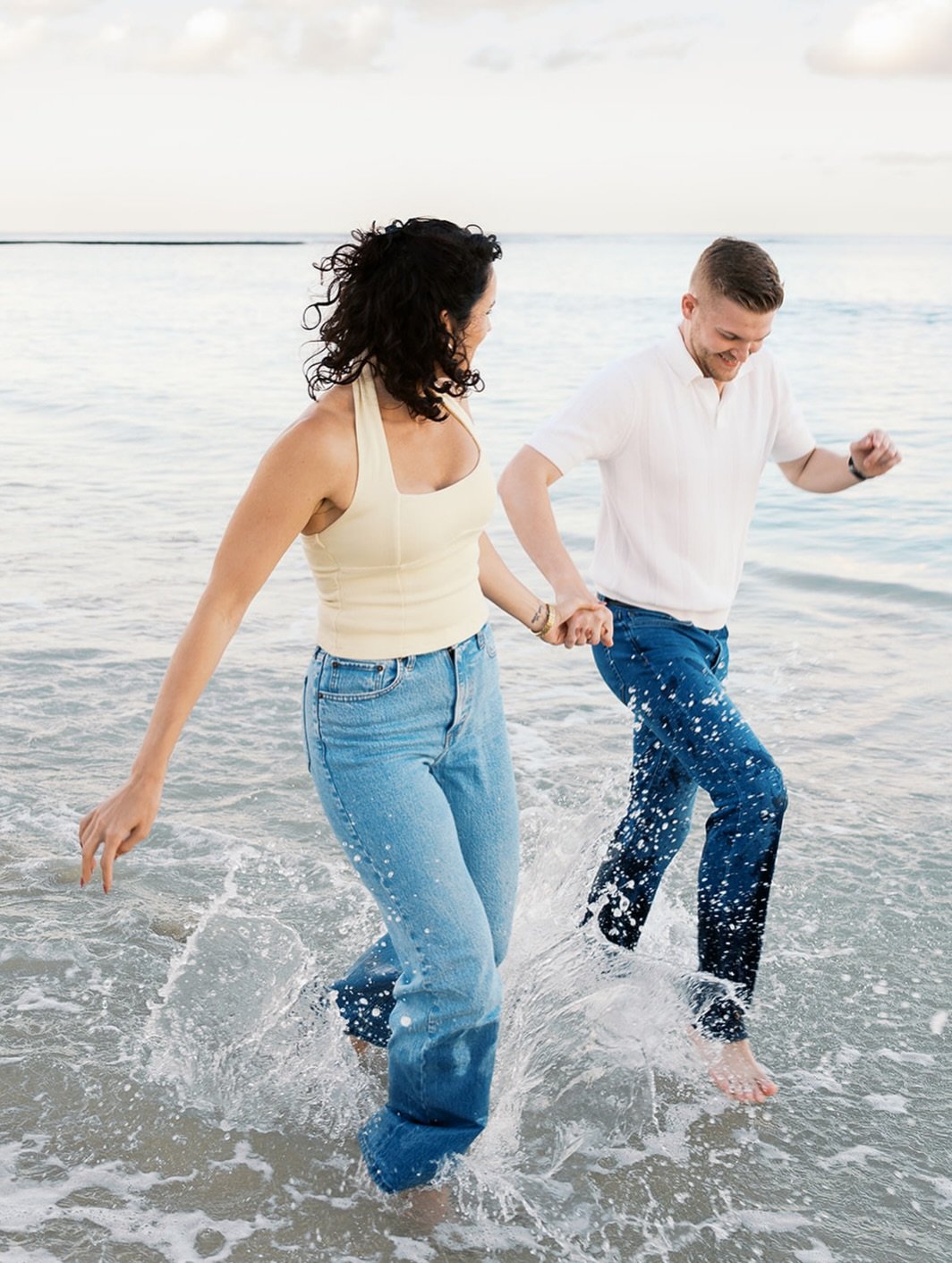 Sunrise sessions will always have my heart. Just them, the ocean, and the softest light 🫶🏼

#oahuphotographer #oahucouplesphotographer #oahuengagementphotographer #oahuhawaii #waikikiphotographer
