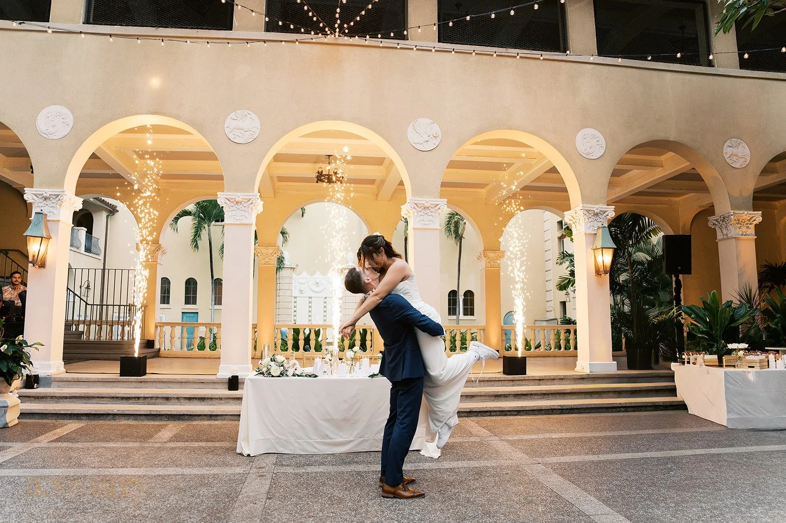 Wedding Day at Cafe Julia Honolulu | Oahu Wedding Photographer