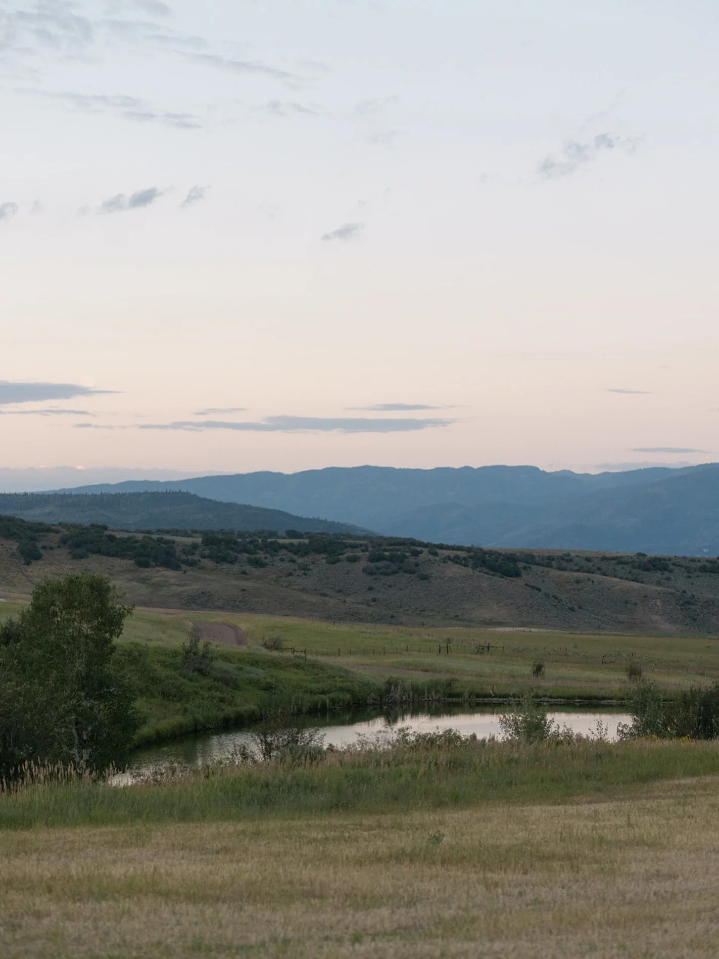 Blue hour in Steamboat - Colorado, 2024

#steamboatwedding #coloradowedding #coloradoweddingphotographer #mountainwedding