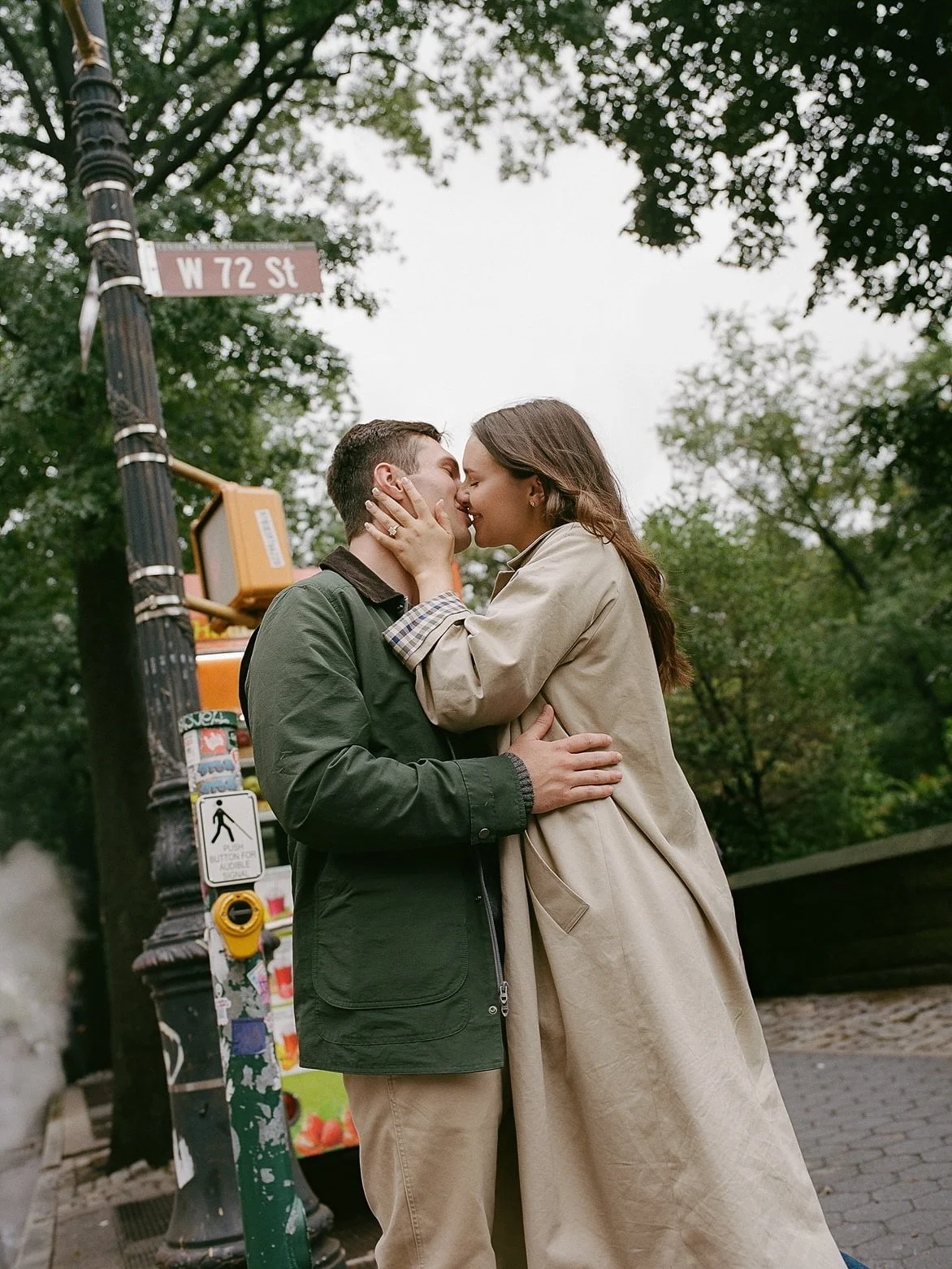 Running around in the rain with Savannah &amp; Nick - New York, 2025

#engagementsession #engagementphotography #weddingphotos #weddingphotography