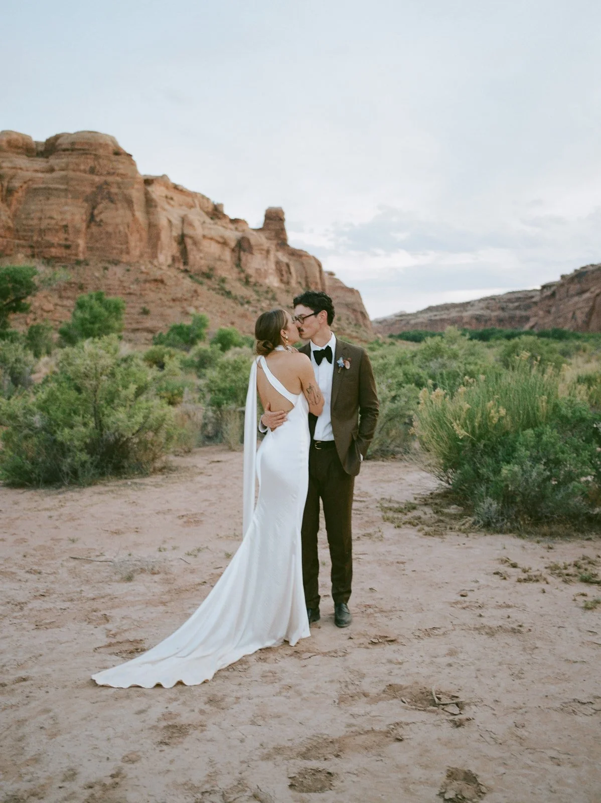 ZoeConnorWedding_RedEarthMoab_MadisonKatlinPhotography-7-57.jpg