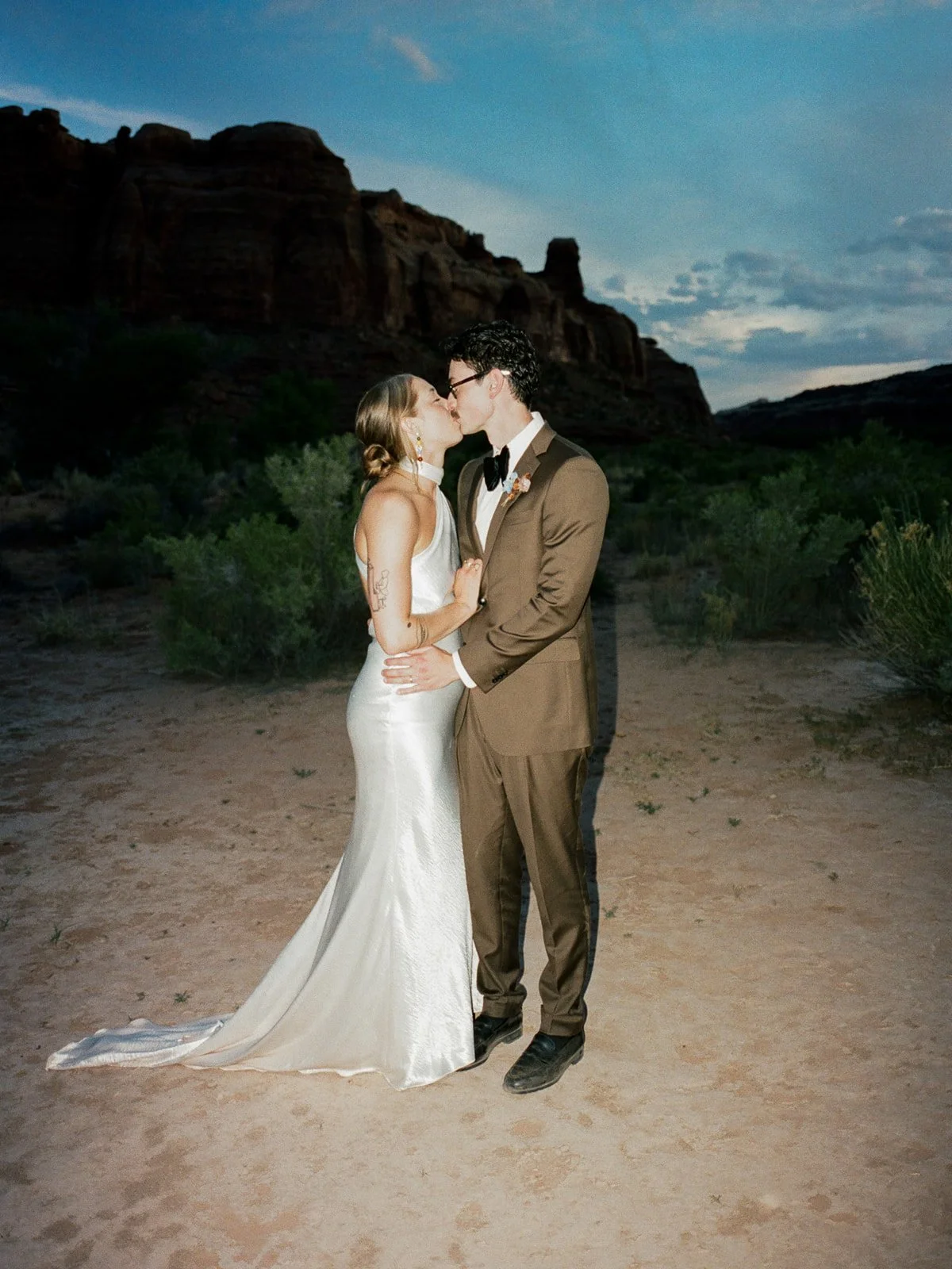 ZoeConnorWedding_RedEarthMoab_MadisonKatlinPhotography-7-44.jpg