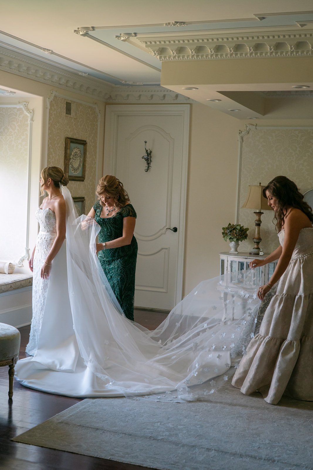 LaurenNick_TheAshfordEstateNewJersey_MadisonKatlinPhotography-66_websize (1).jpg