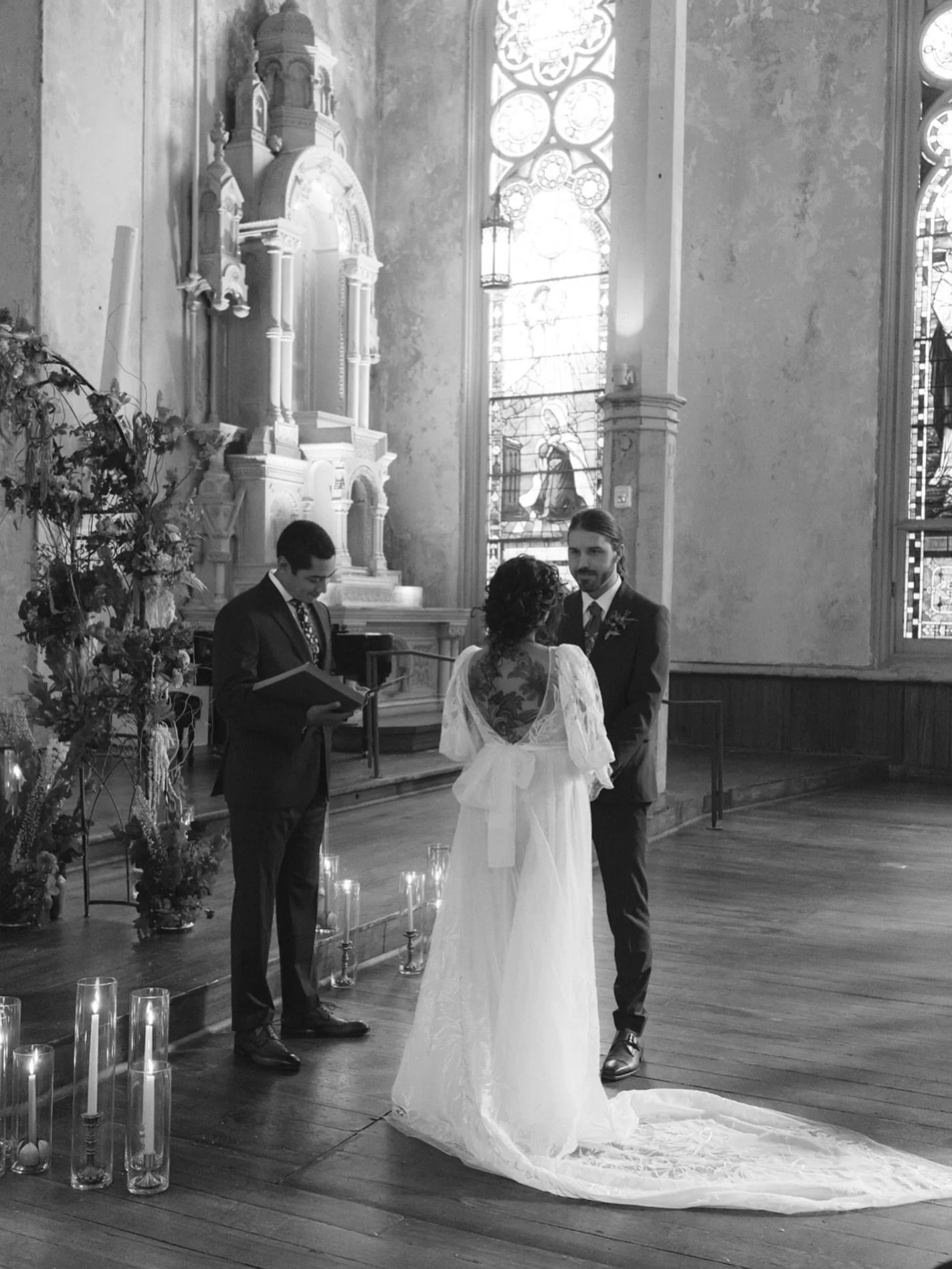 In the middle of it all - New Orleans

#neworleanswedding #neworleansweddingphotographer #wedding #weddingphotographers