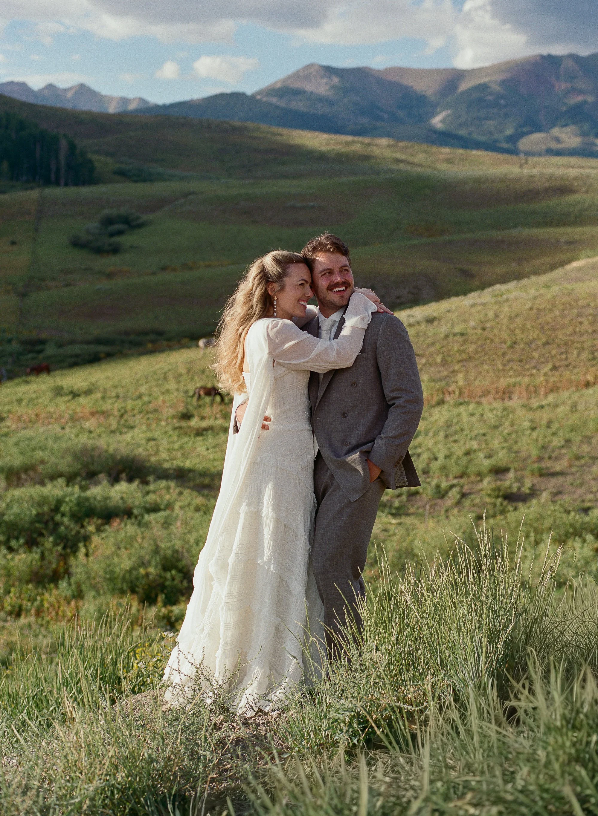 Hannah&SamWedding_MountainGardenWeddingCrestedButte_MadisonKatlinPhotography-11-88.jpg