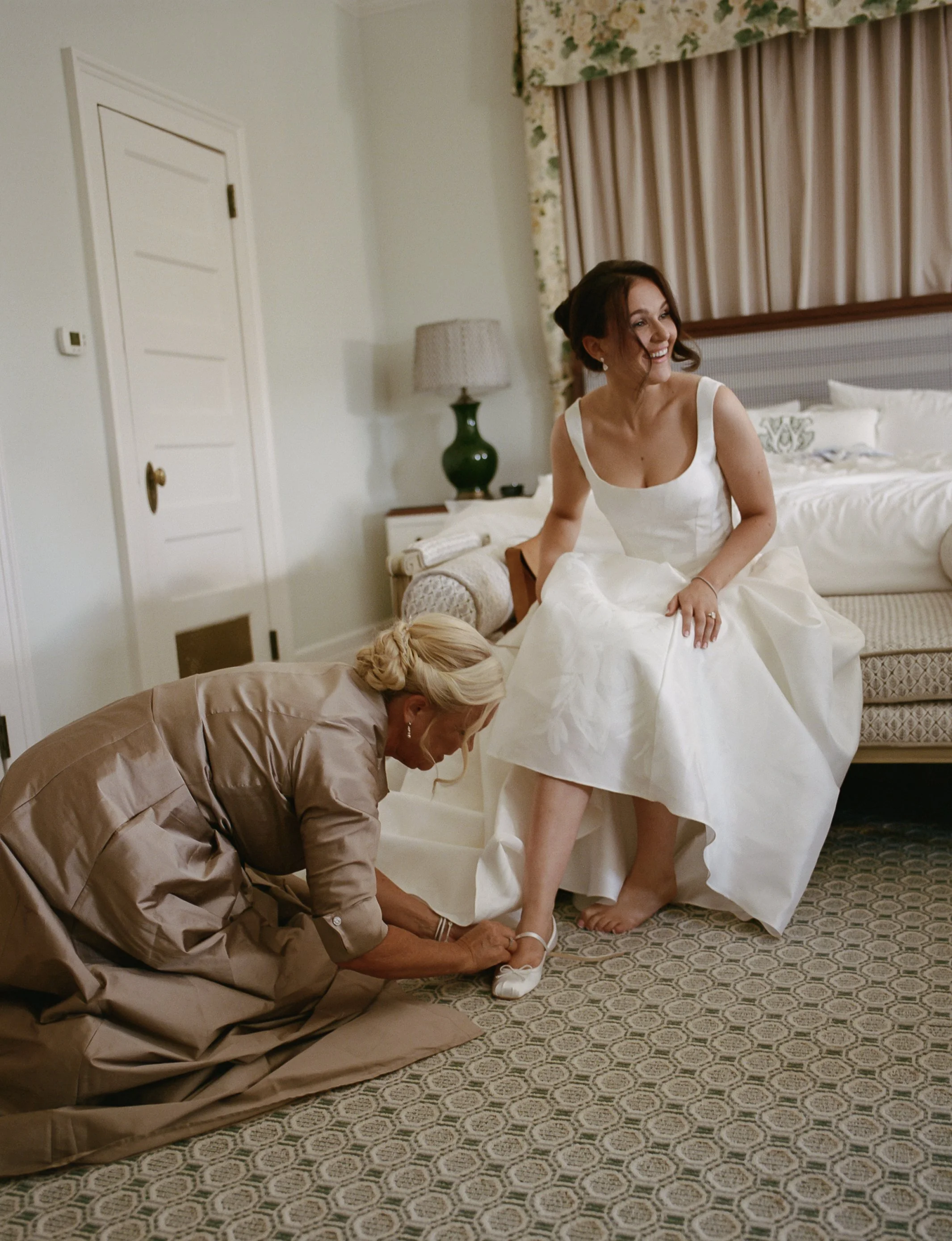 Sav&NickWedding_OmniMountWashingtonNewHampshire_MadisonKatlinPhotography-72.jpg