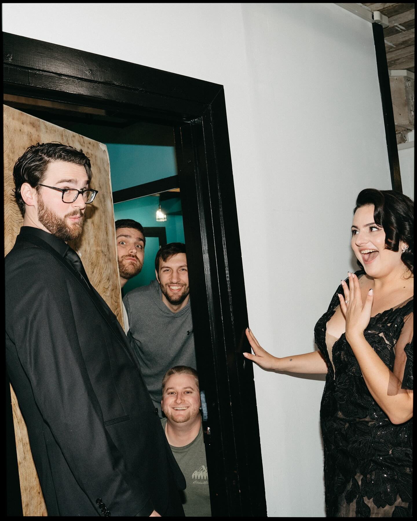 Unconventional wedding days and candid moments with cool people! Jen and Peter&rsquo;s New Year&rsquo;s Eve celebration began with plenty of laughs and imperfectly perfect moments that truly reflected their easygoing, silly, and awesome personalities
